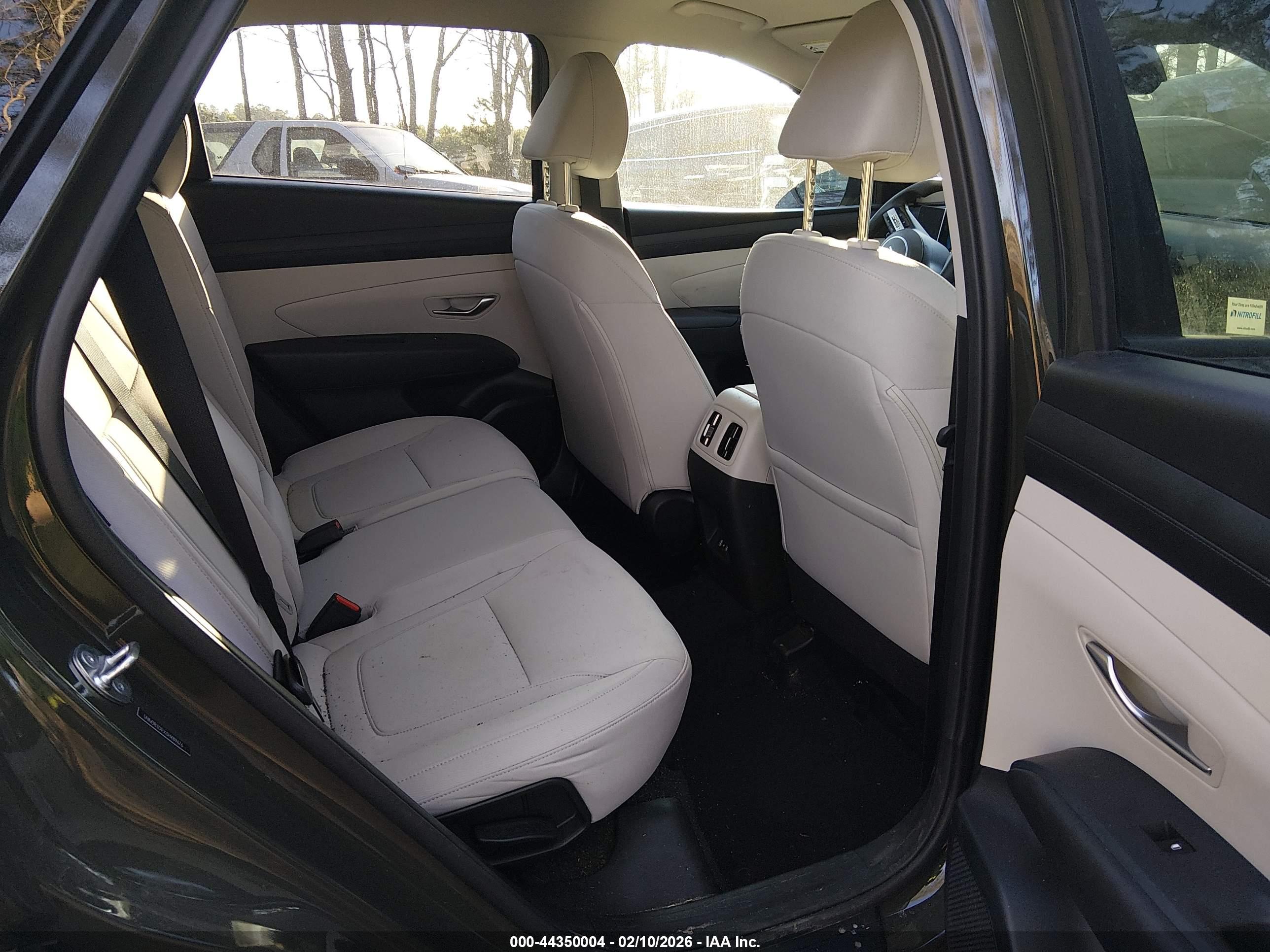 HYUNDAI TUCSON image 8