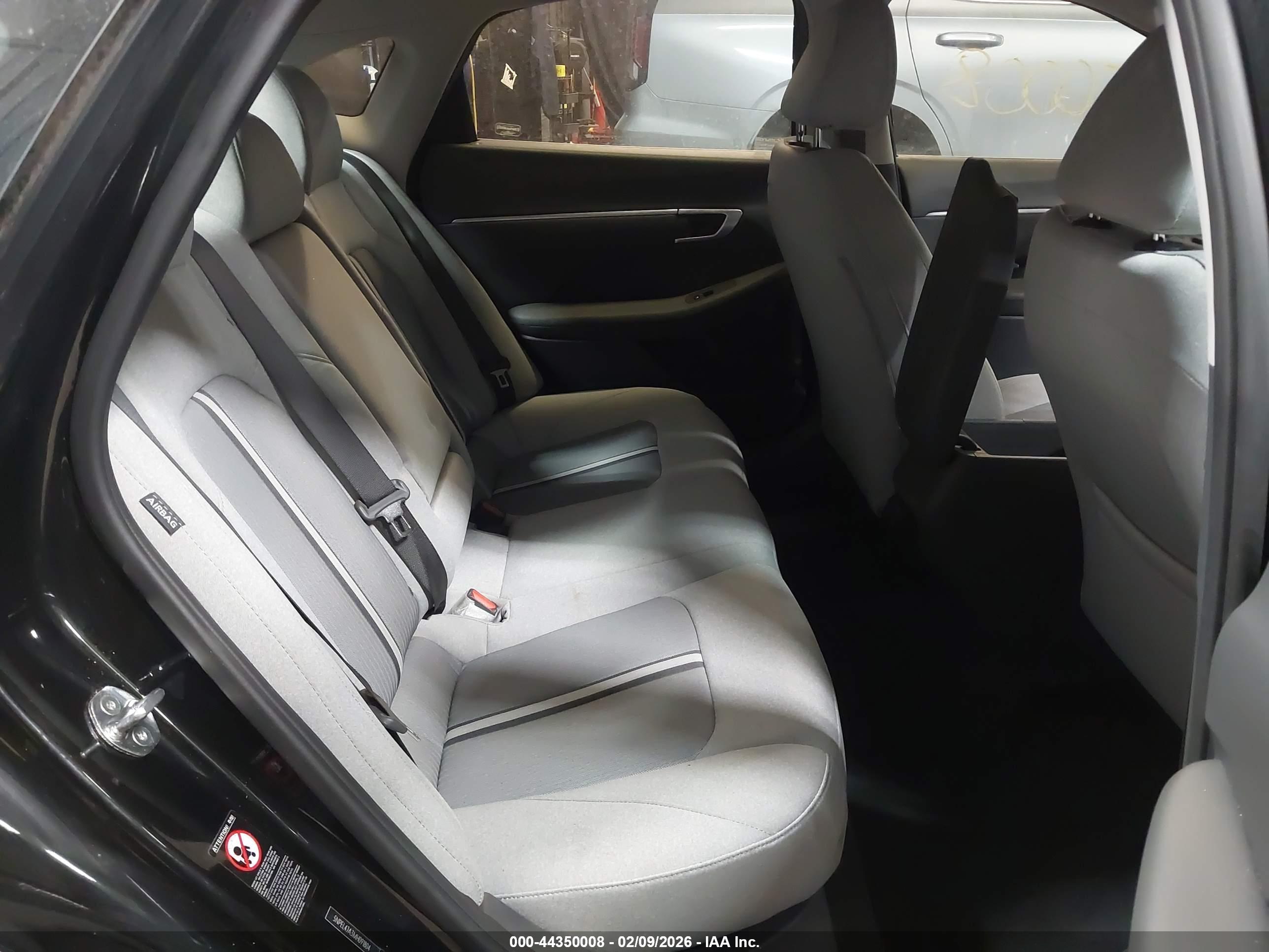 HYUNDAI SONATA image 8