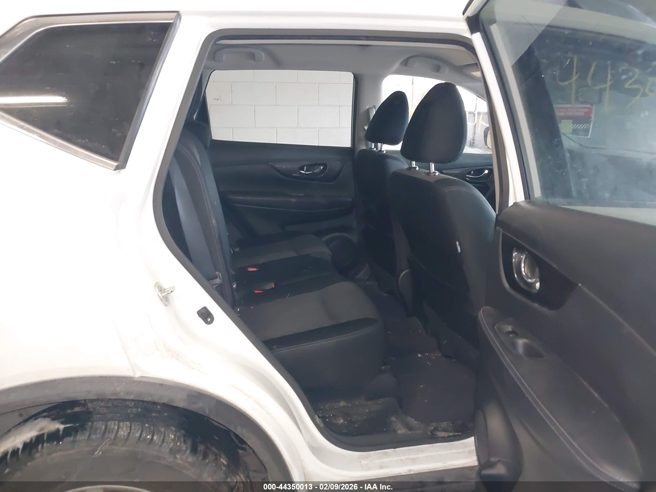 NISSAN ROGUE image 8