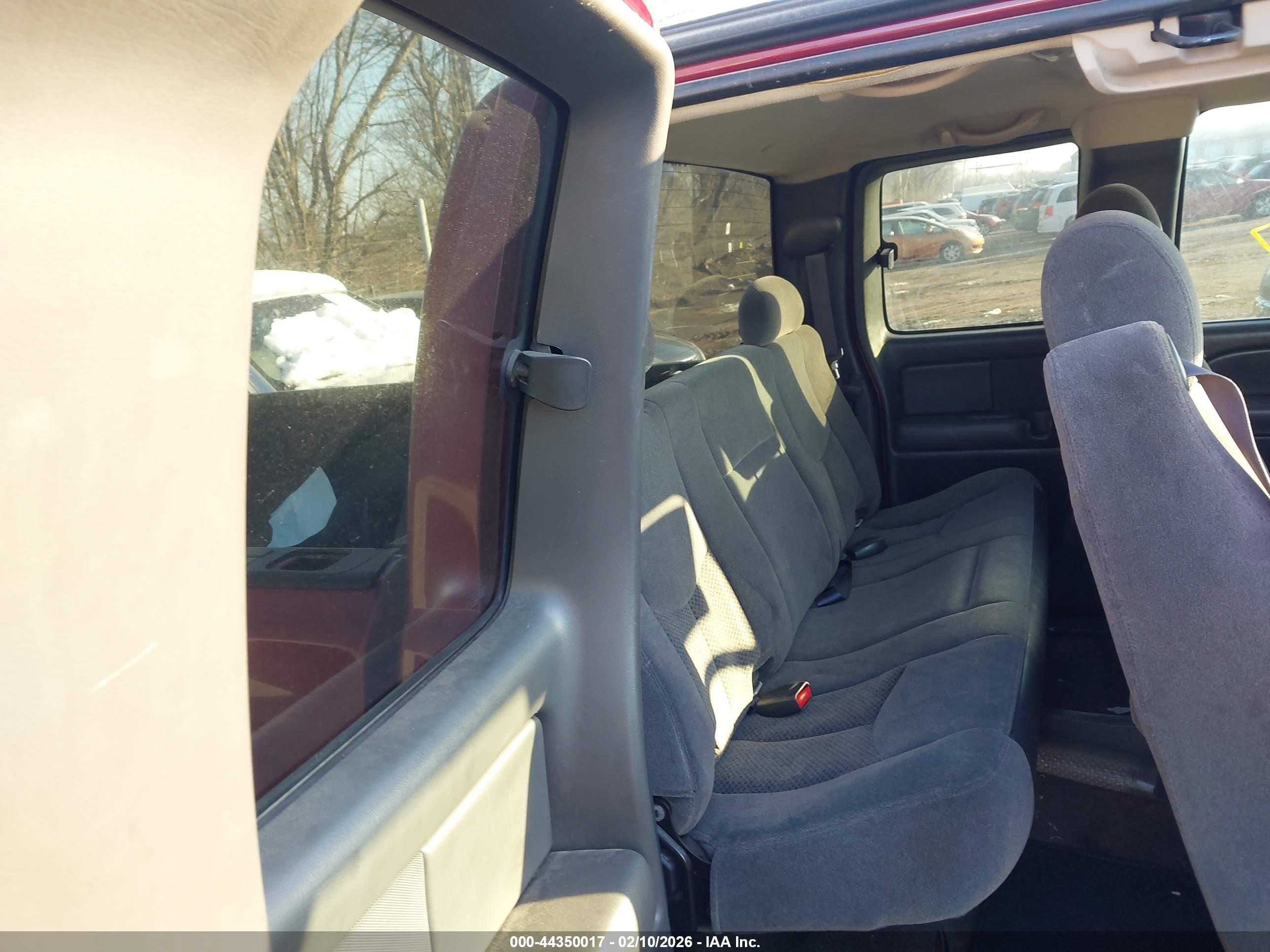 CHEVROLET SILVERADO image 8