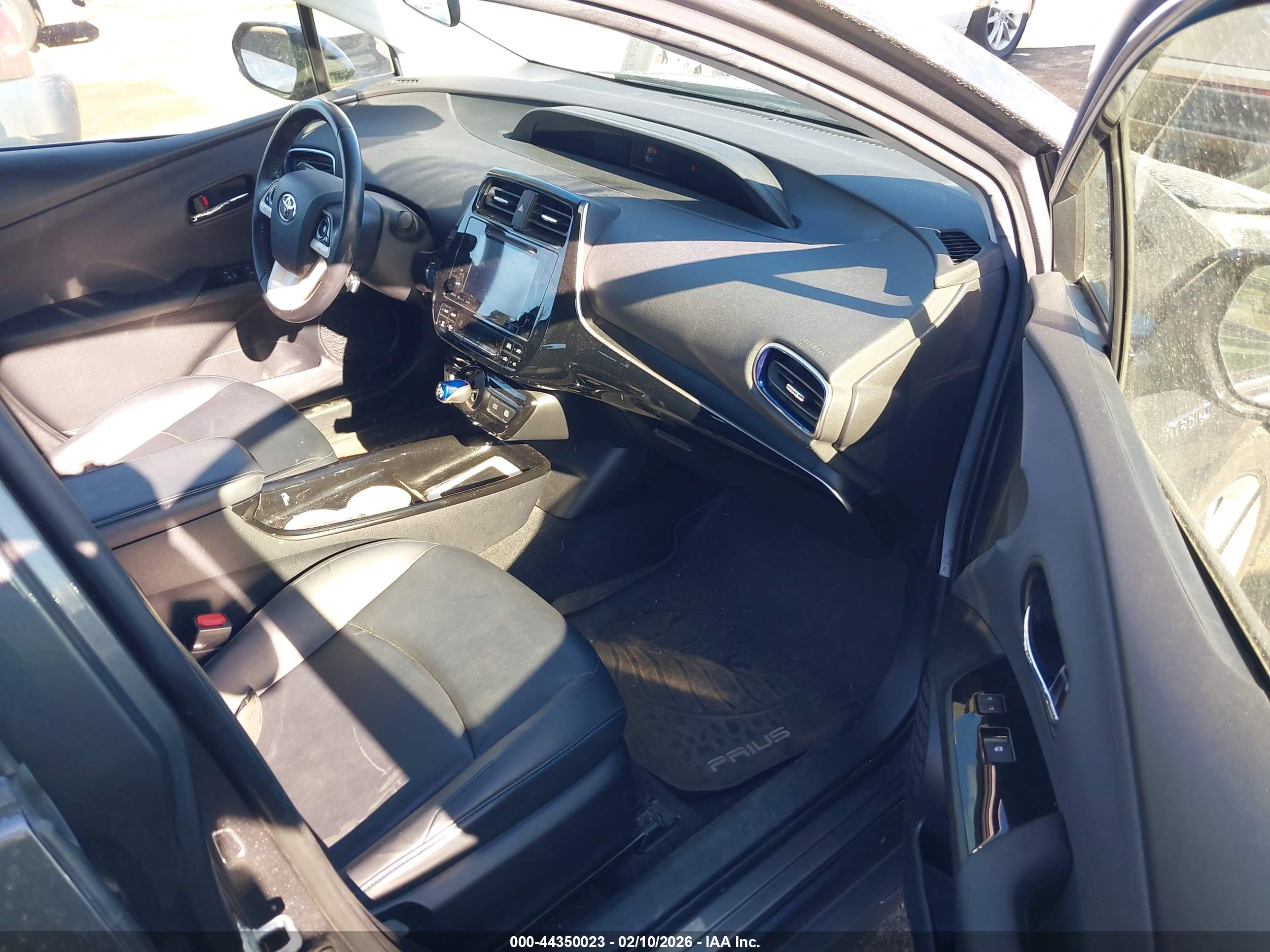 TOYOTA PRIUS image 5