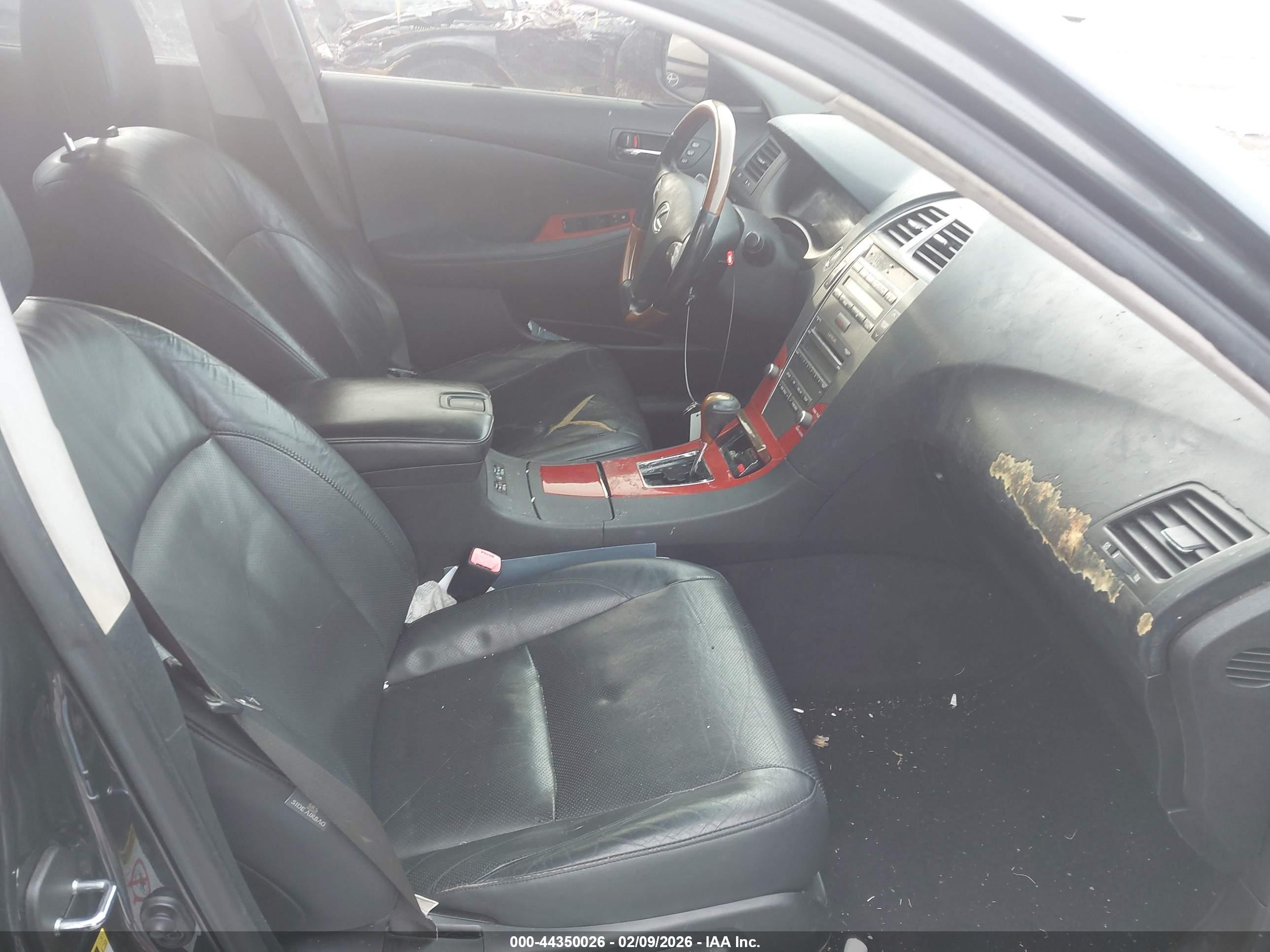 LEXUS ES image 5