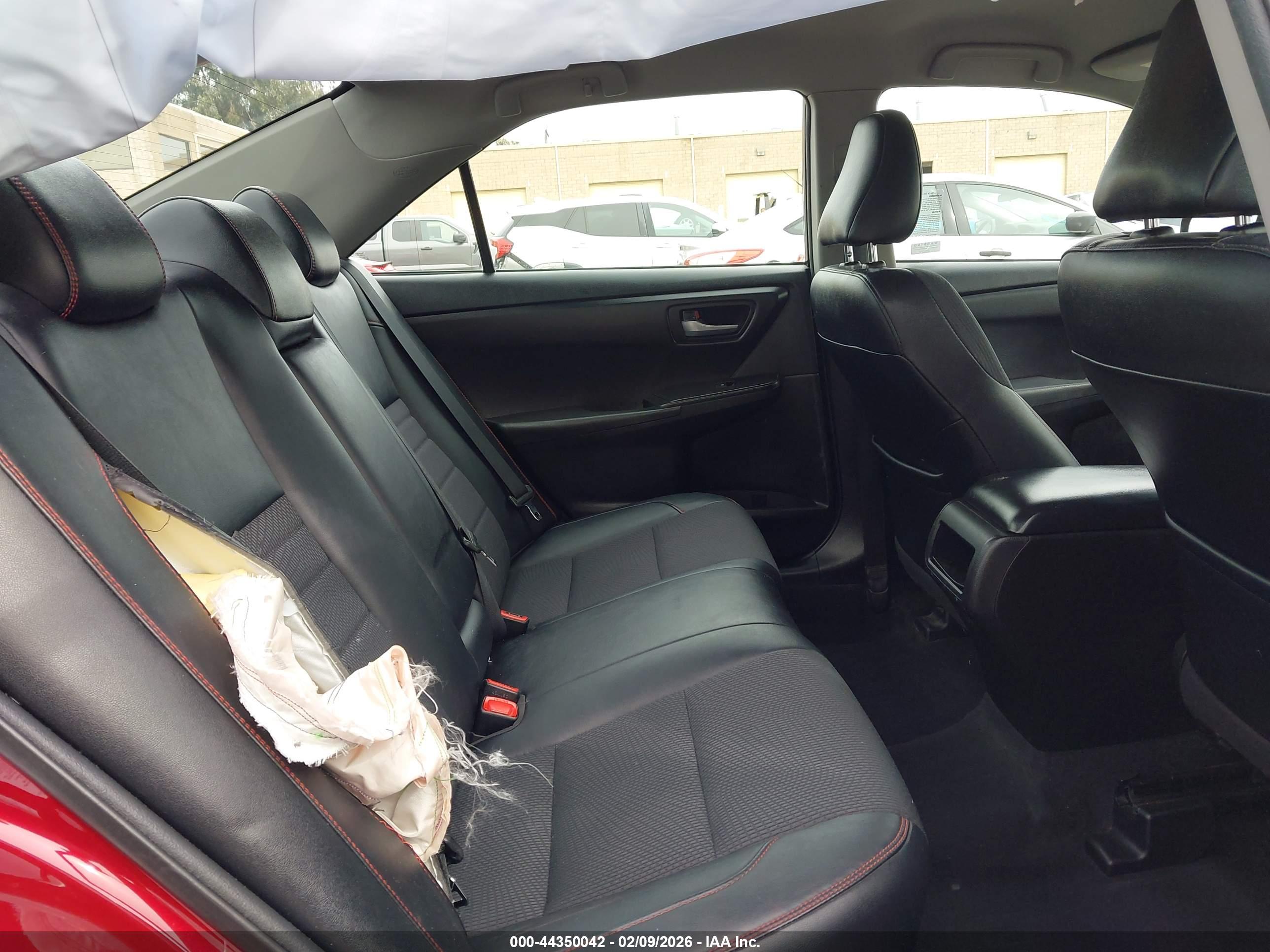 TOYOTA CAMRY image 8