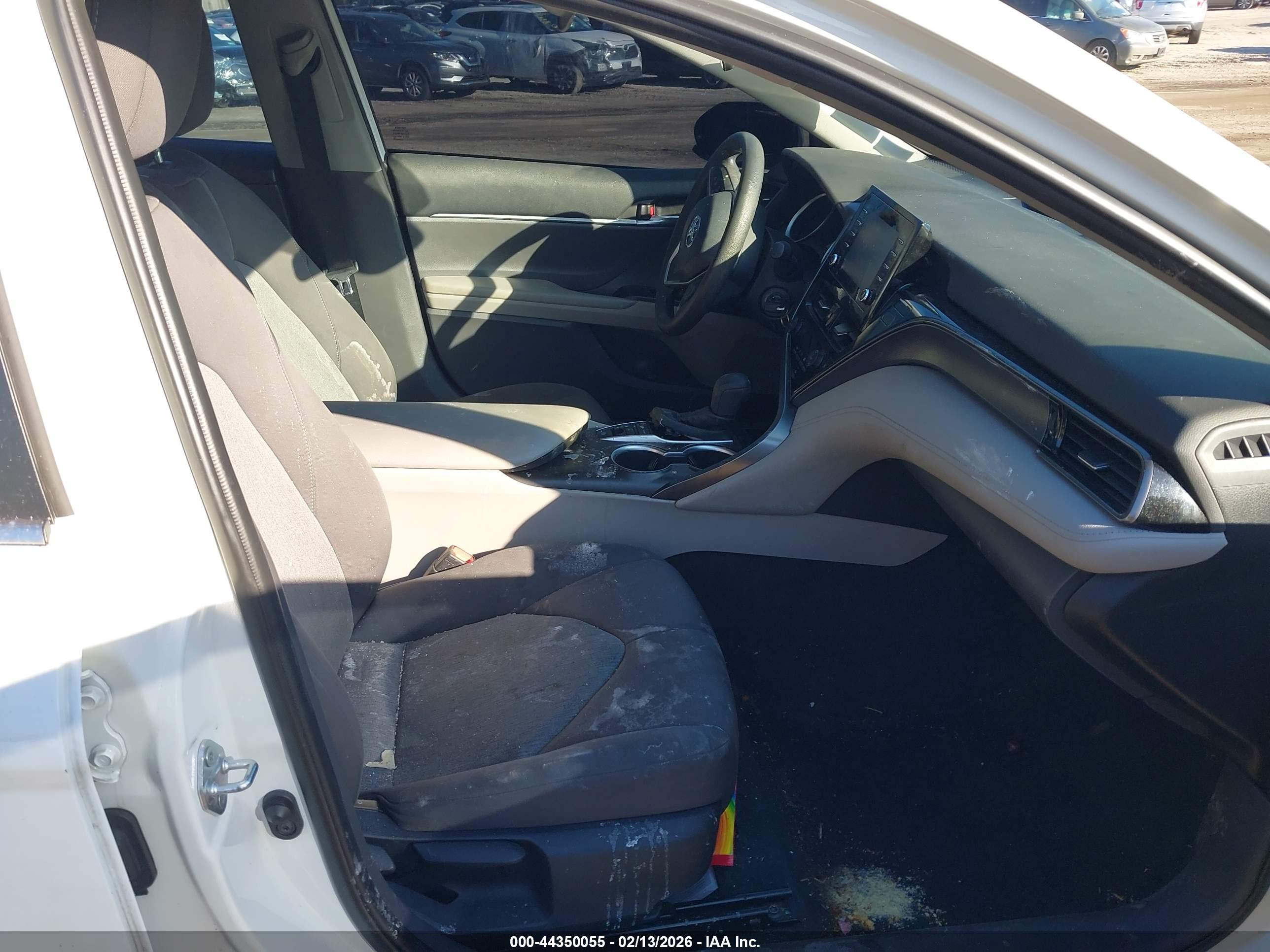 TOYOTA CAMRY image 5