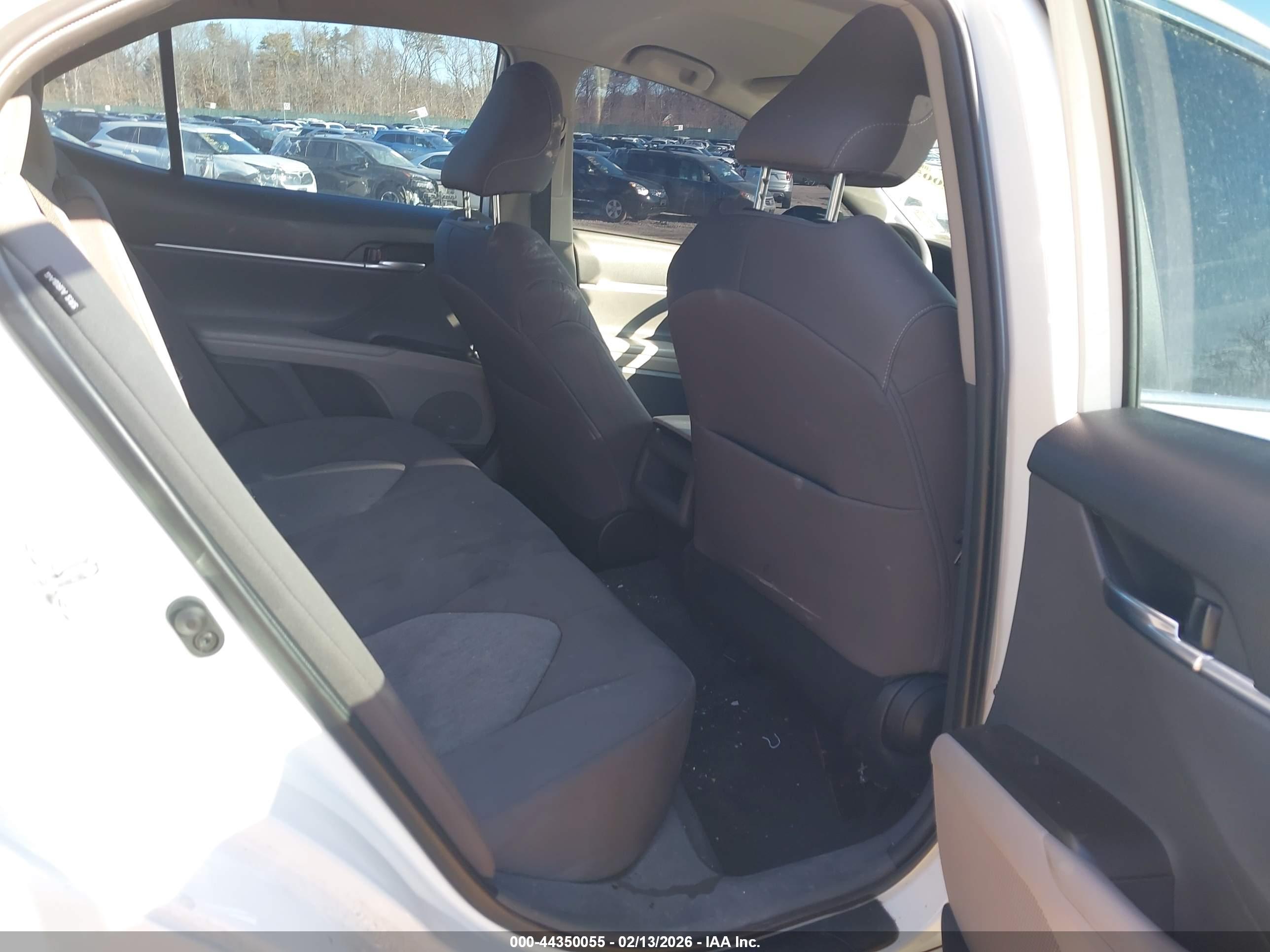 TOYOTA CAMRY image 8