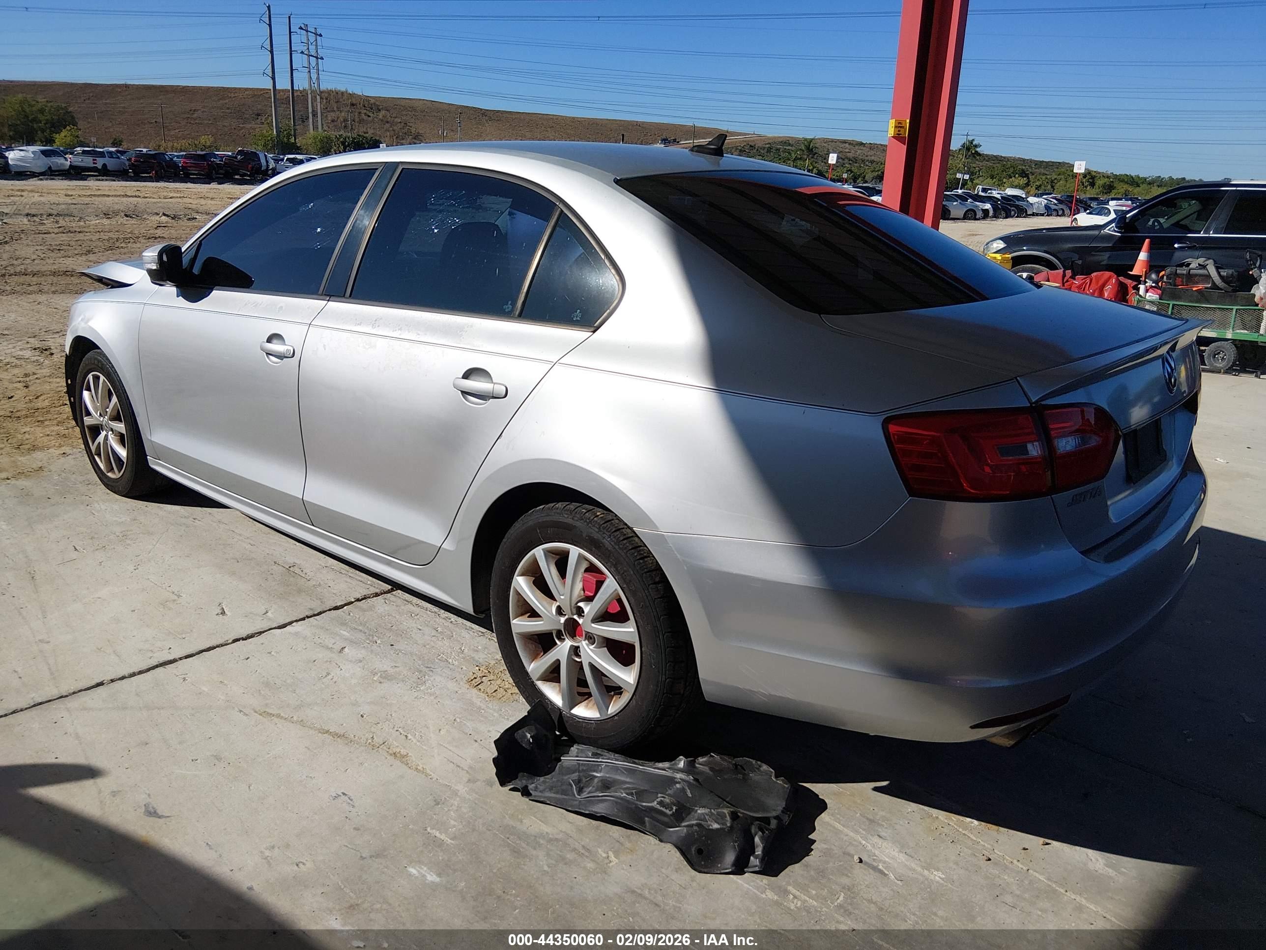 VOLKSWAGEN JETTA image 3