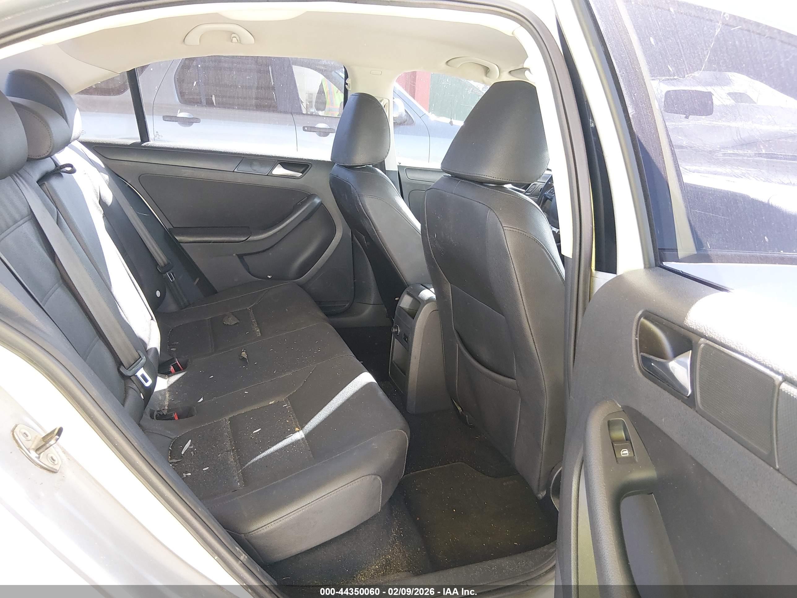 VOLKSWAGEN JETTA image 8