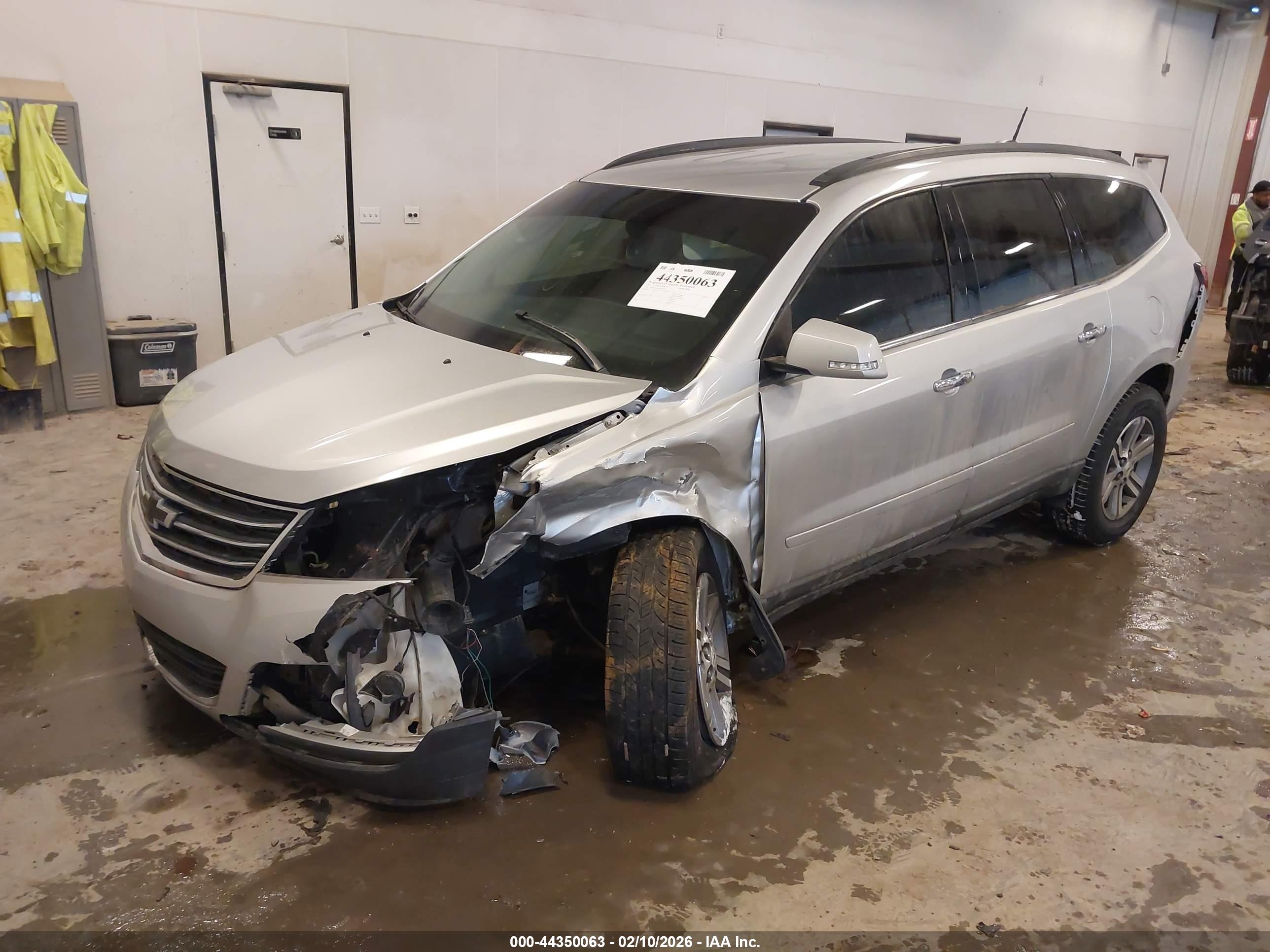 CHEVROLET TRAVERSE image 2