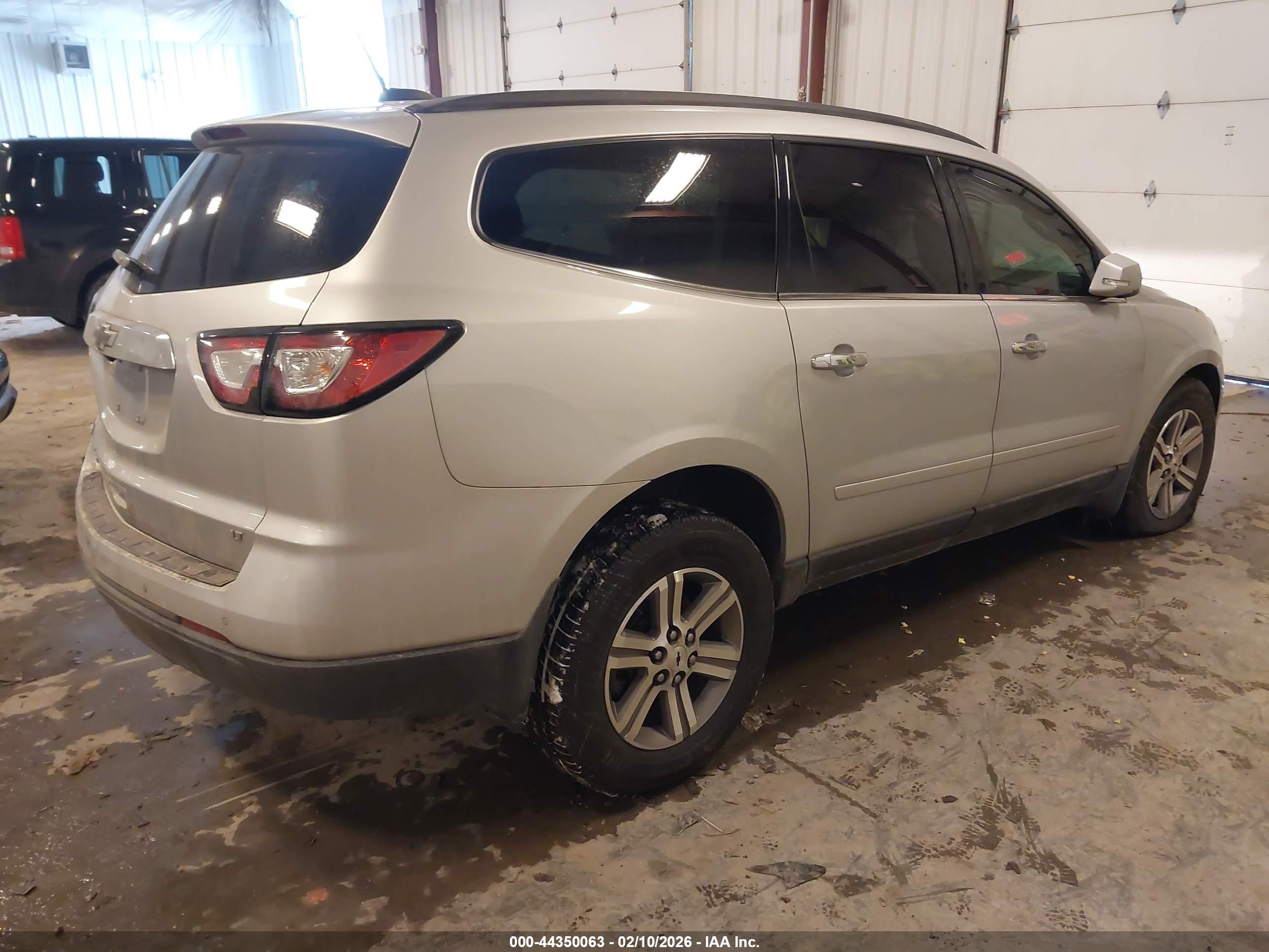 CHEVROLET TRAVERSE image 4