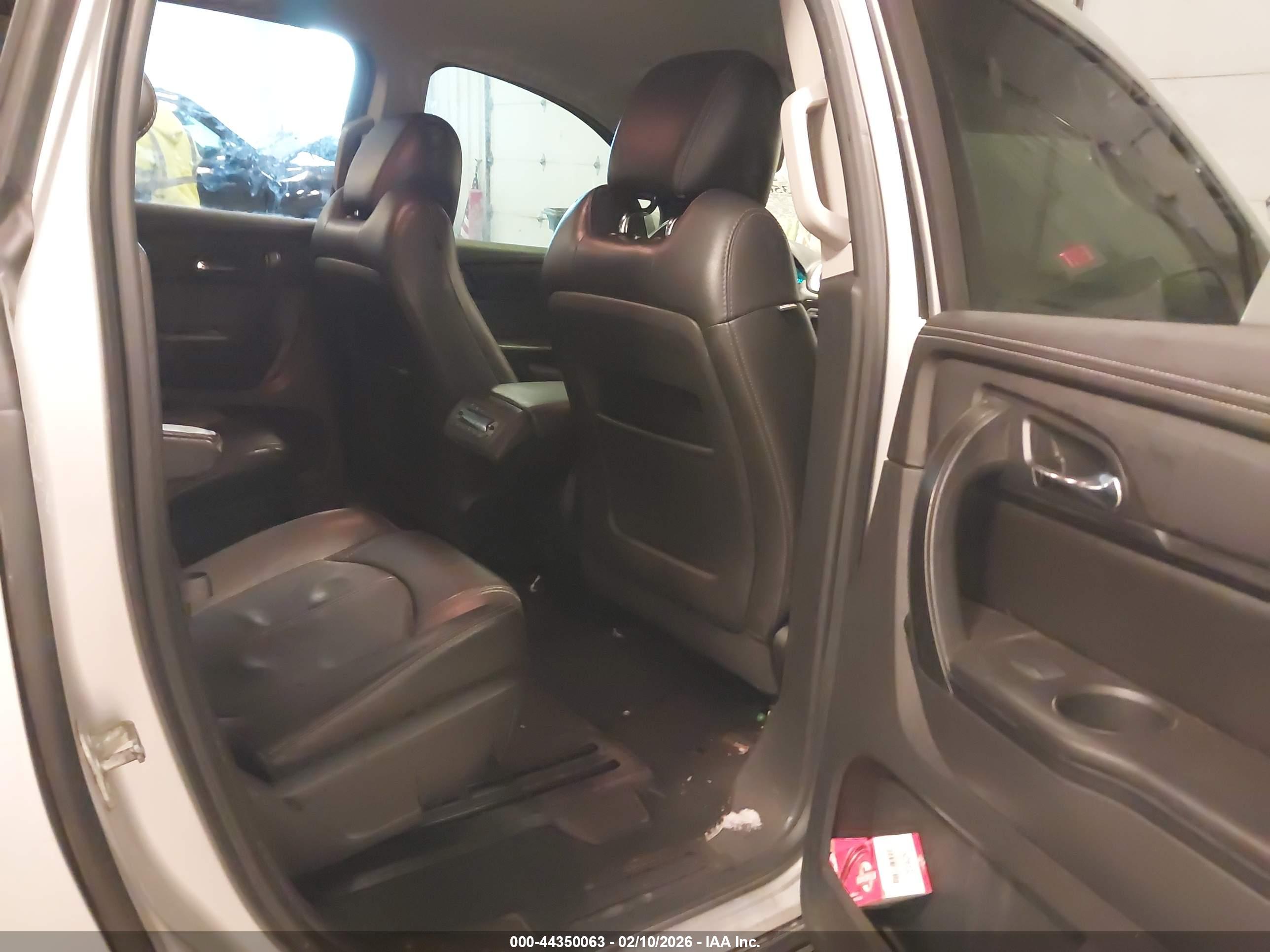 CHEVROLET TRAVERSE image 8