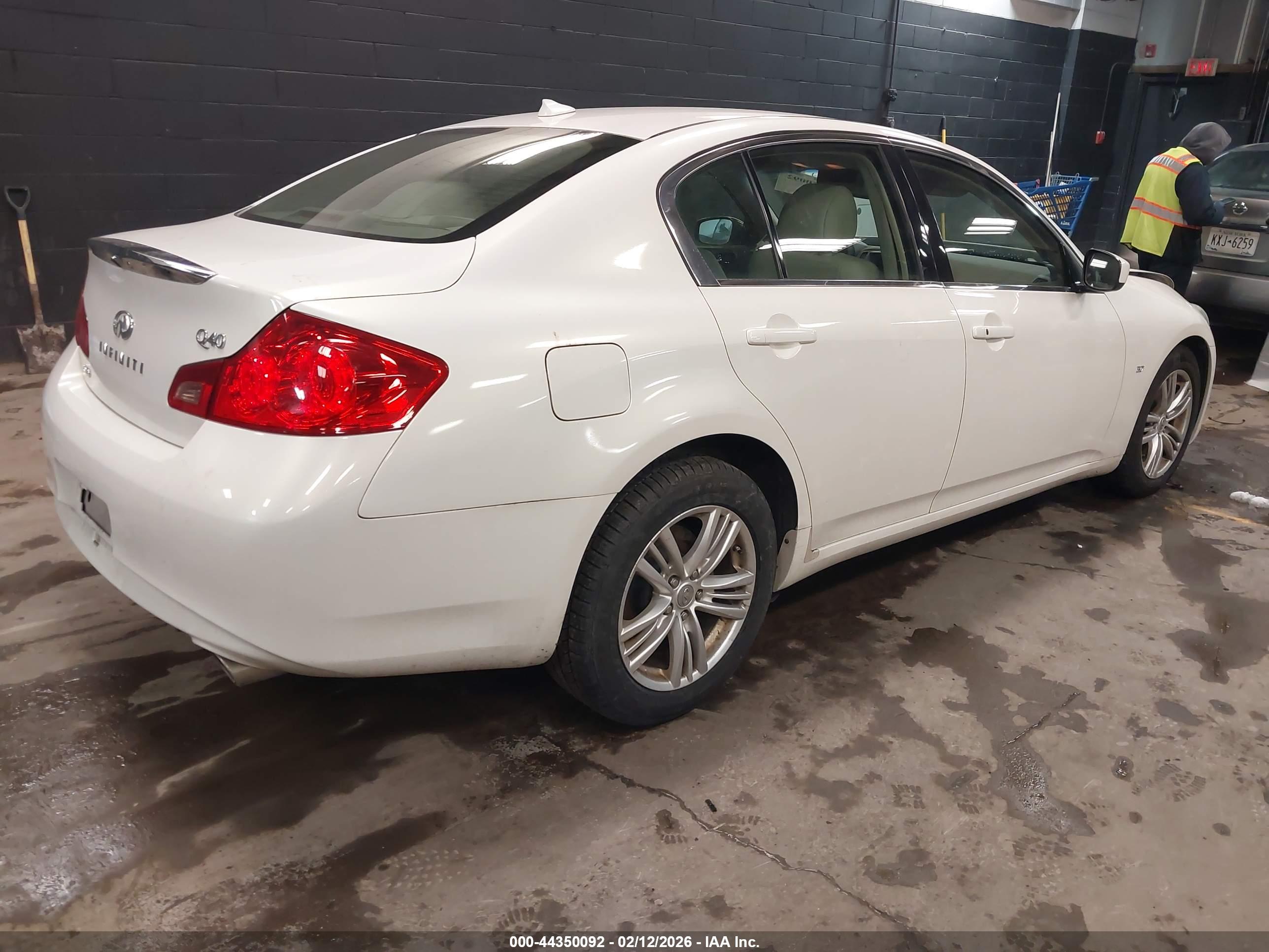 INFINITI Q40 image 4