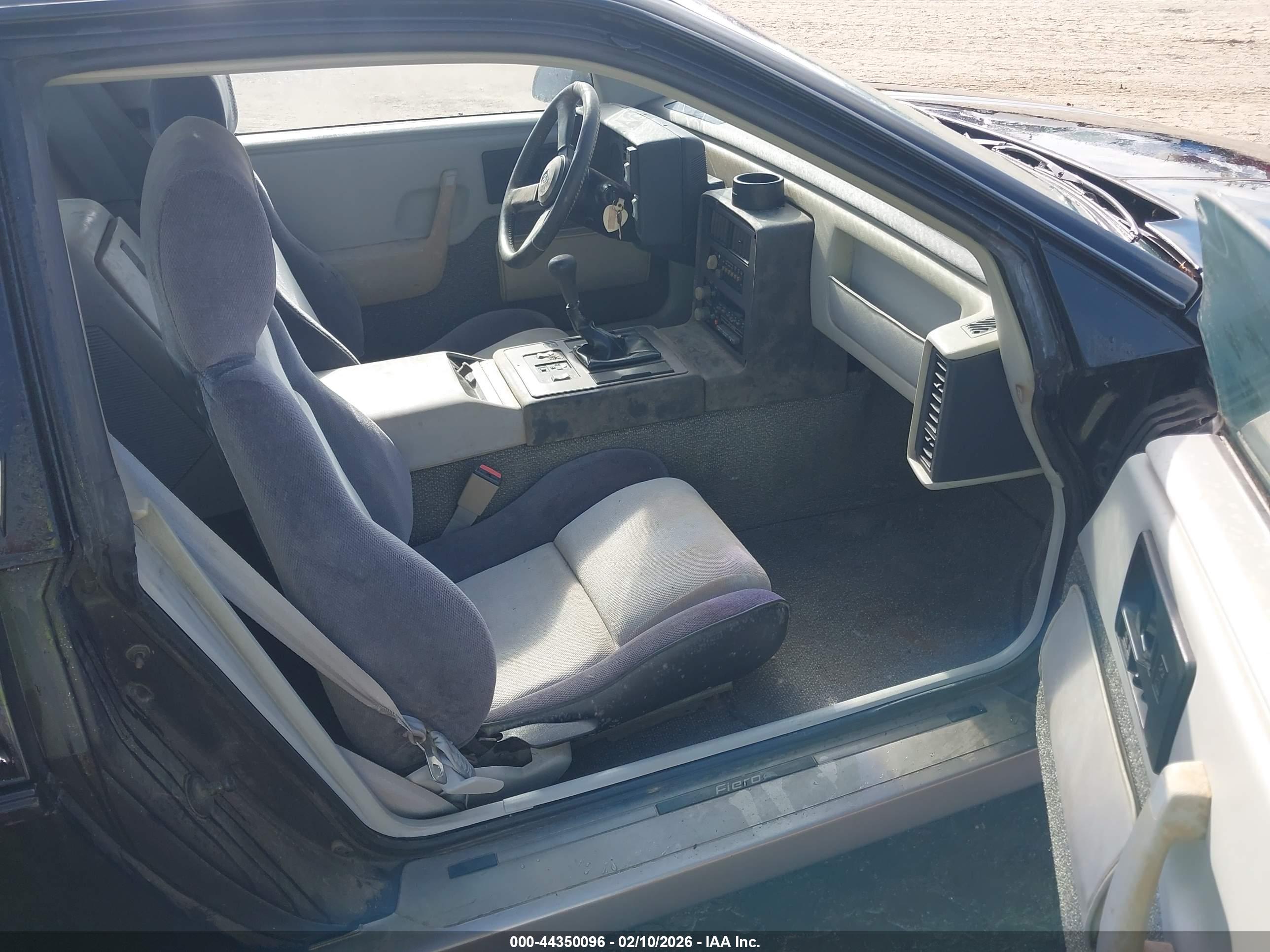 PONTIAC FIERO image 5