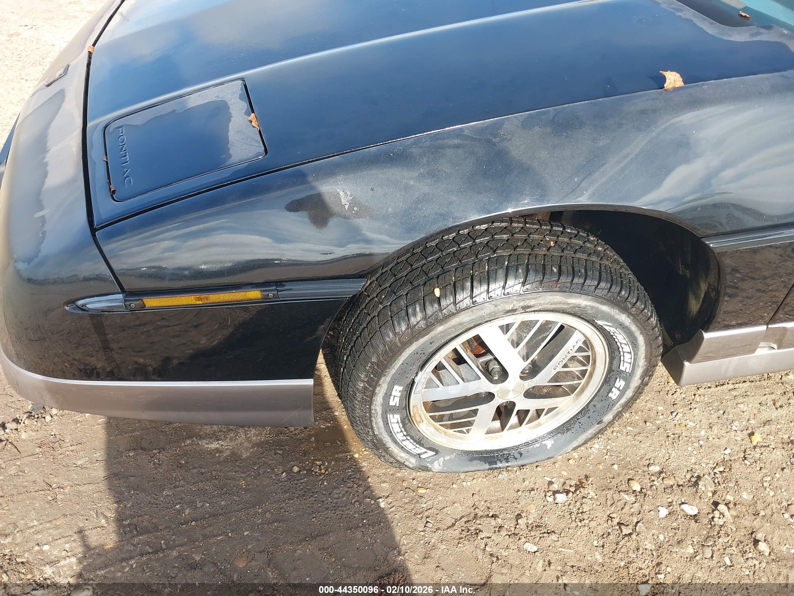 PONTIAC FIERO image 6