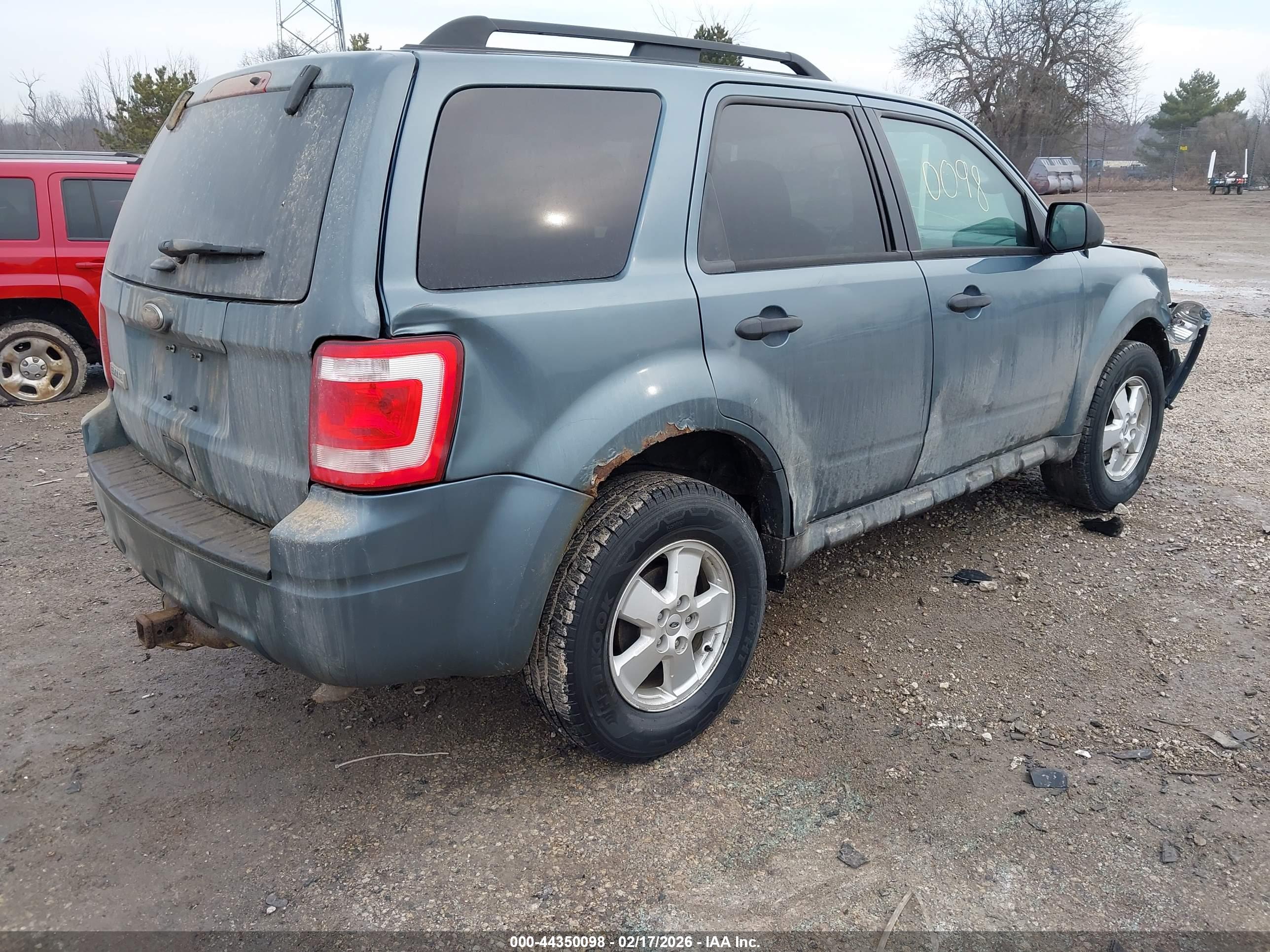 FORD ESCAPE image 4