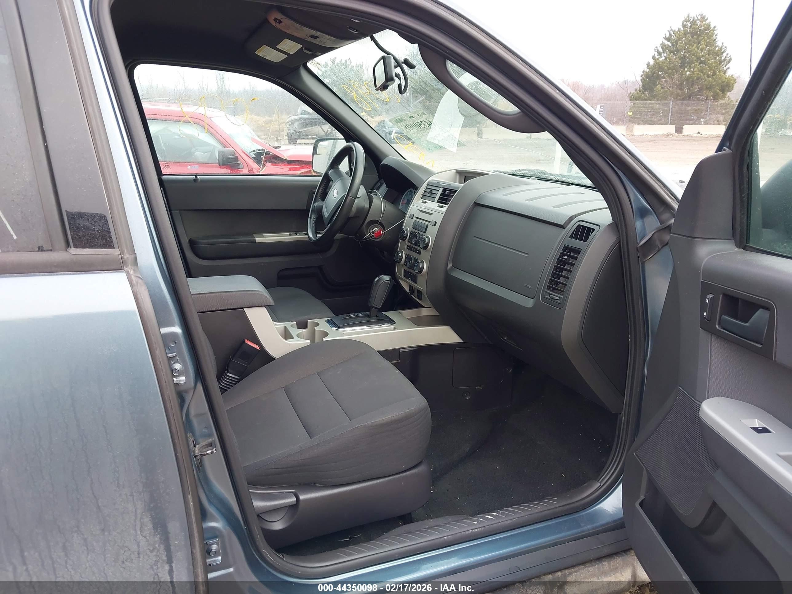FORD ESCAPE image 5