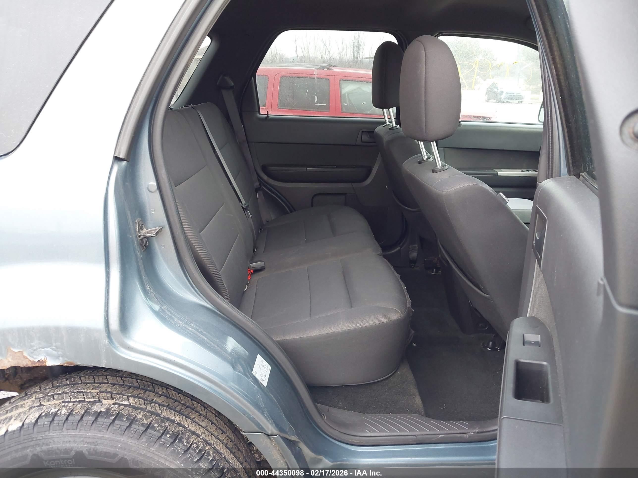 FORD ESCAPE image 8
