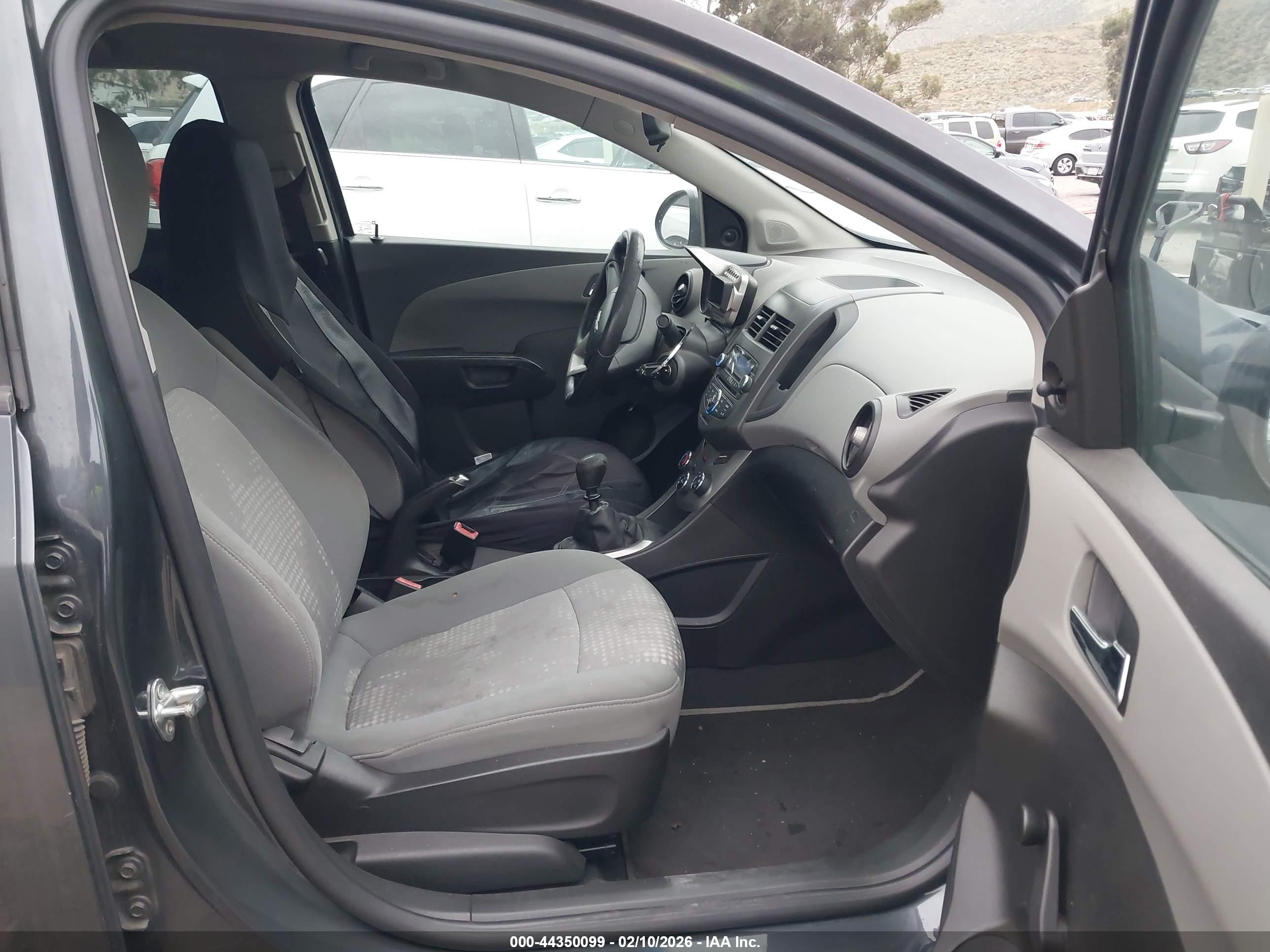 CHEVROLET SONIC image 5