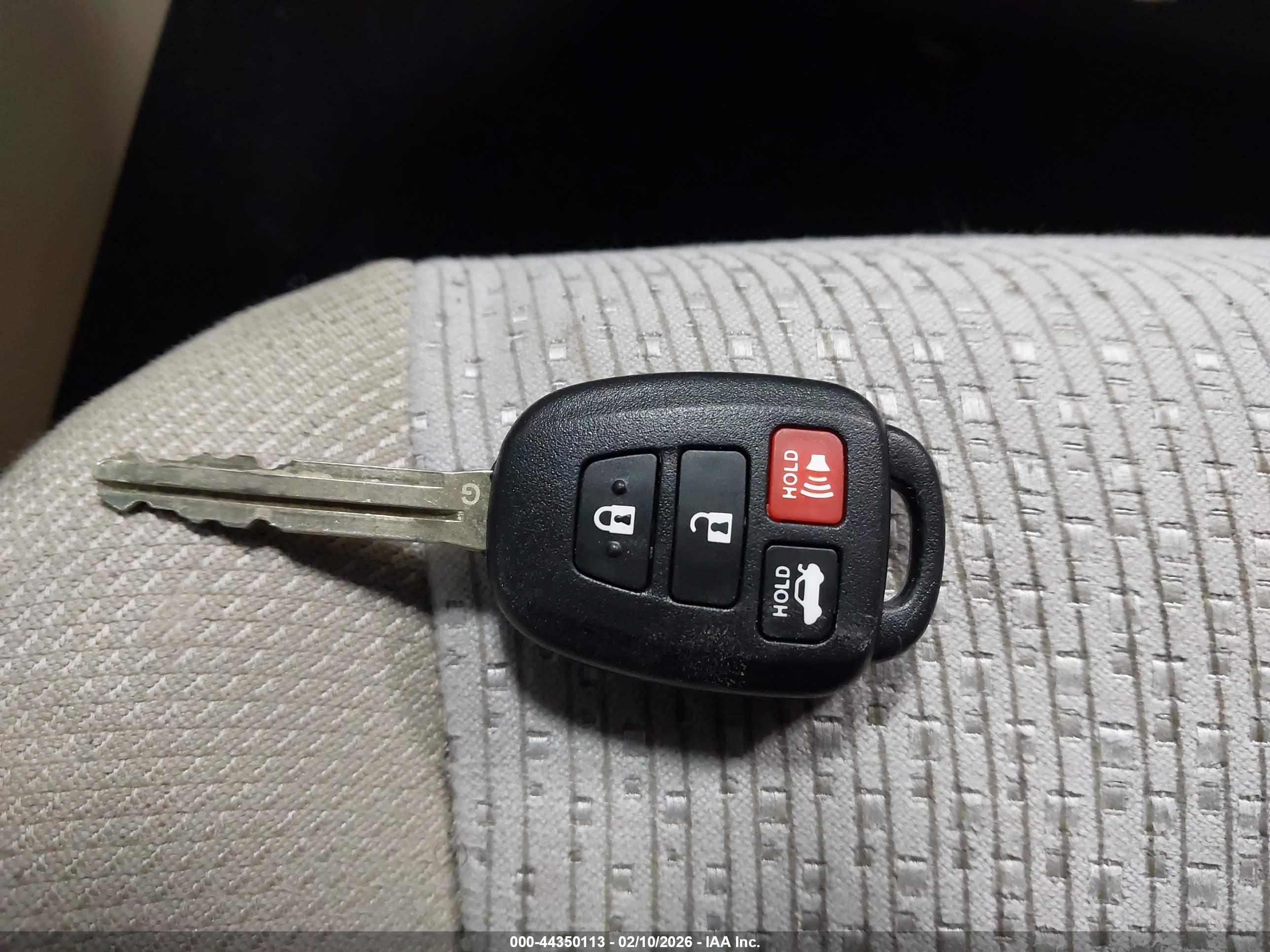TOYOTA CAMRY image 11