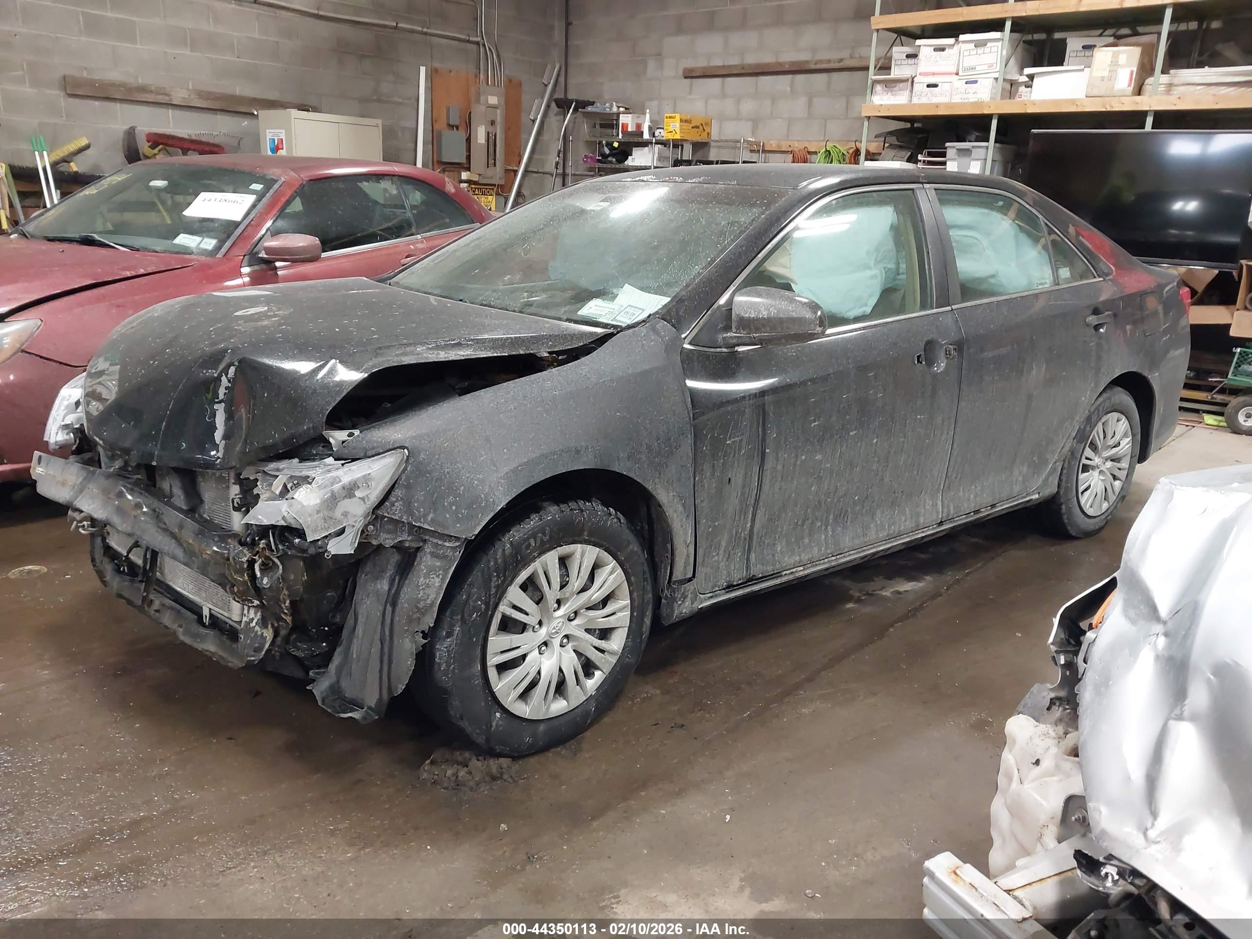 TOYOTA CAMRY image 2