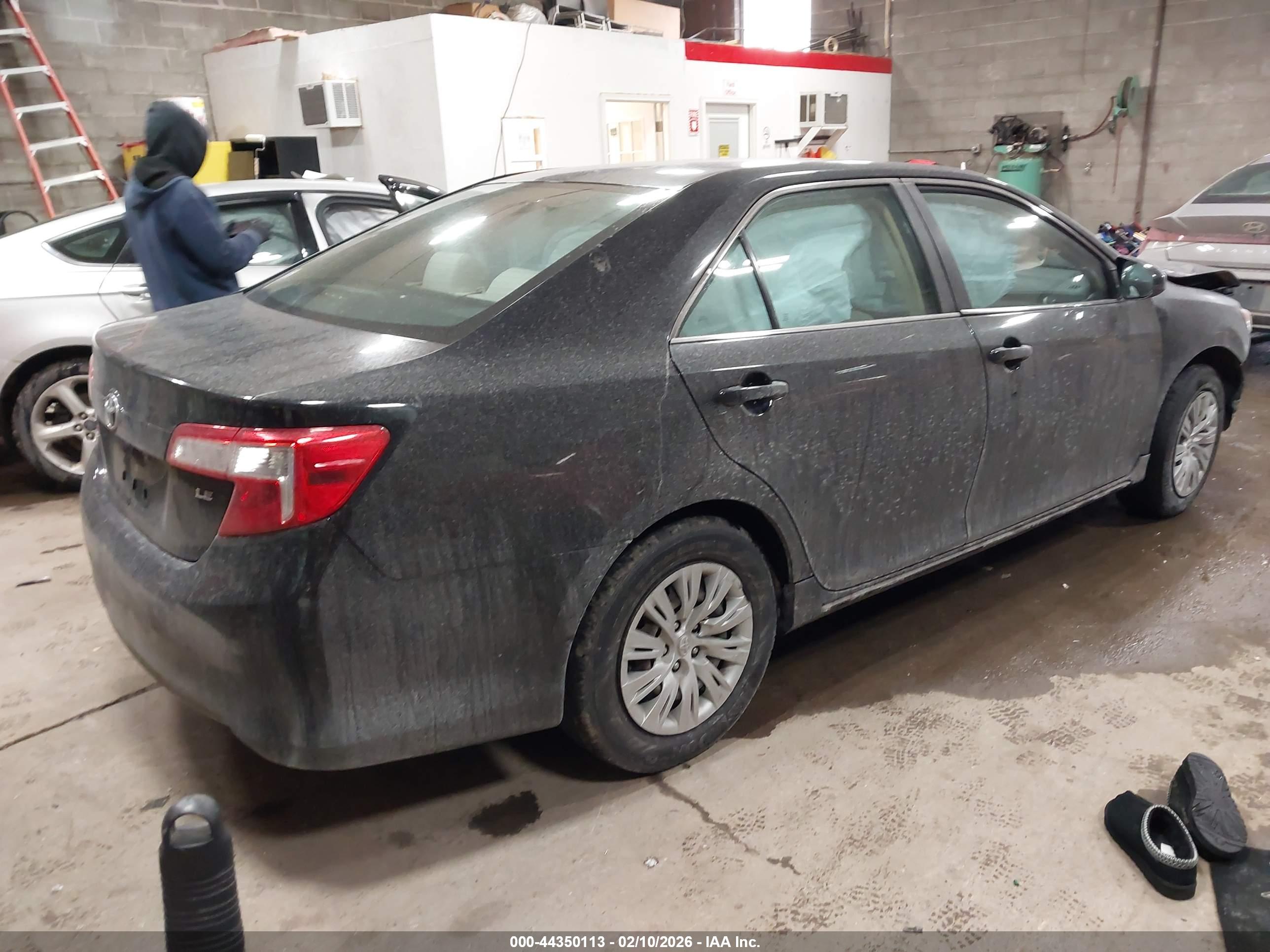 TOYOTA CAMRY image 4