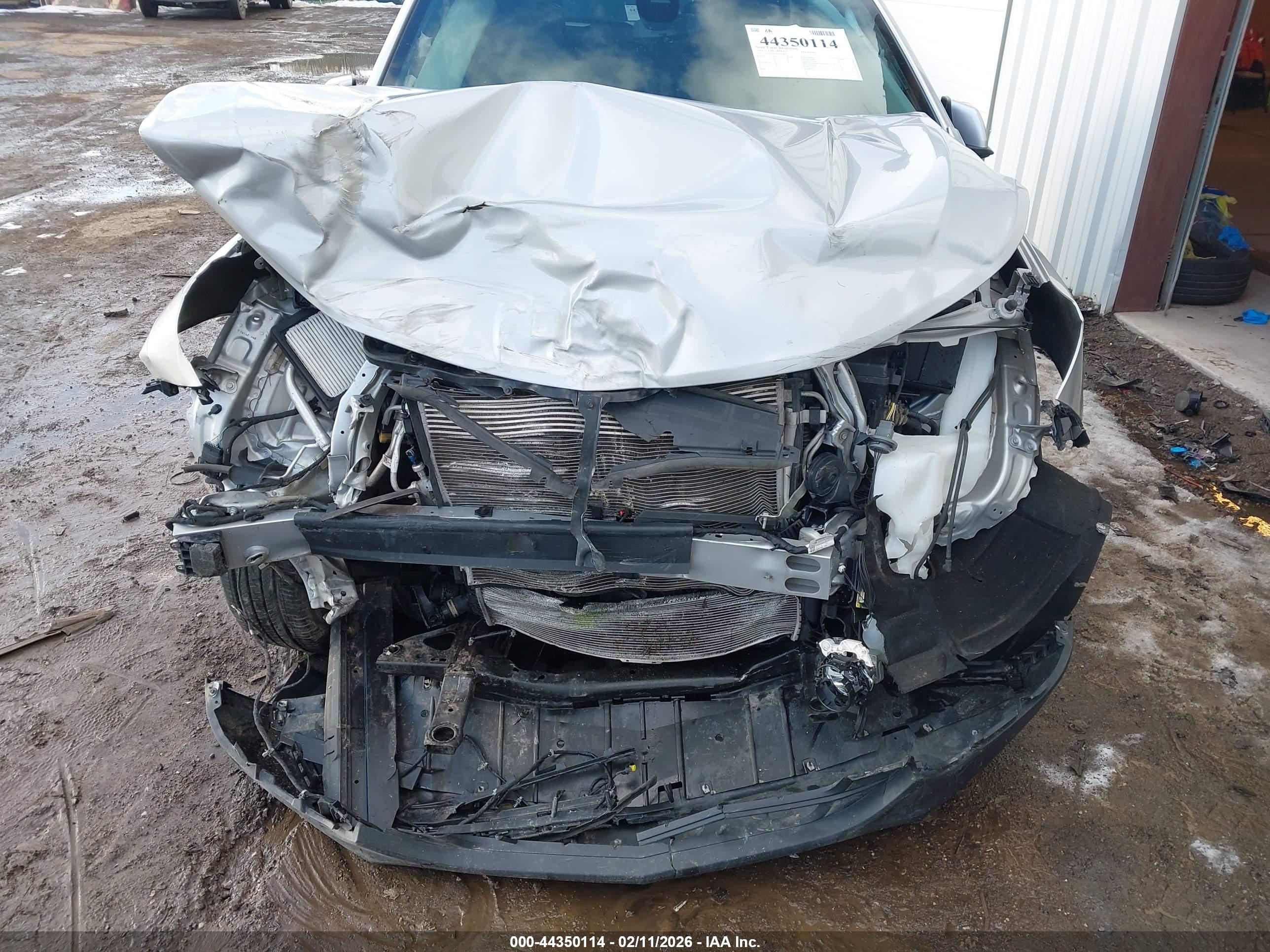 CHEVROLET EQUINOX image 6