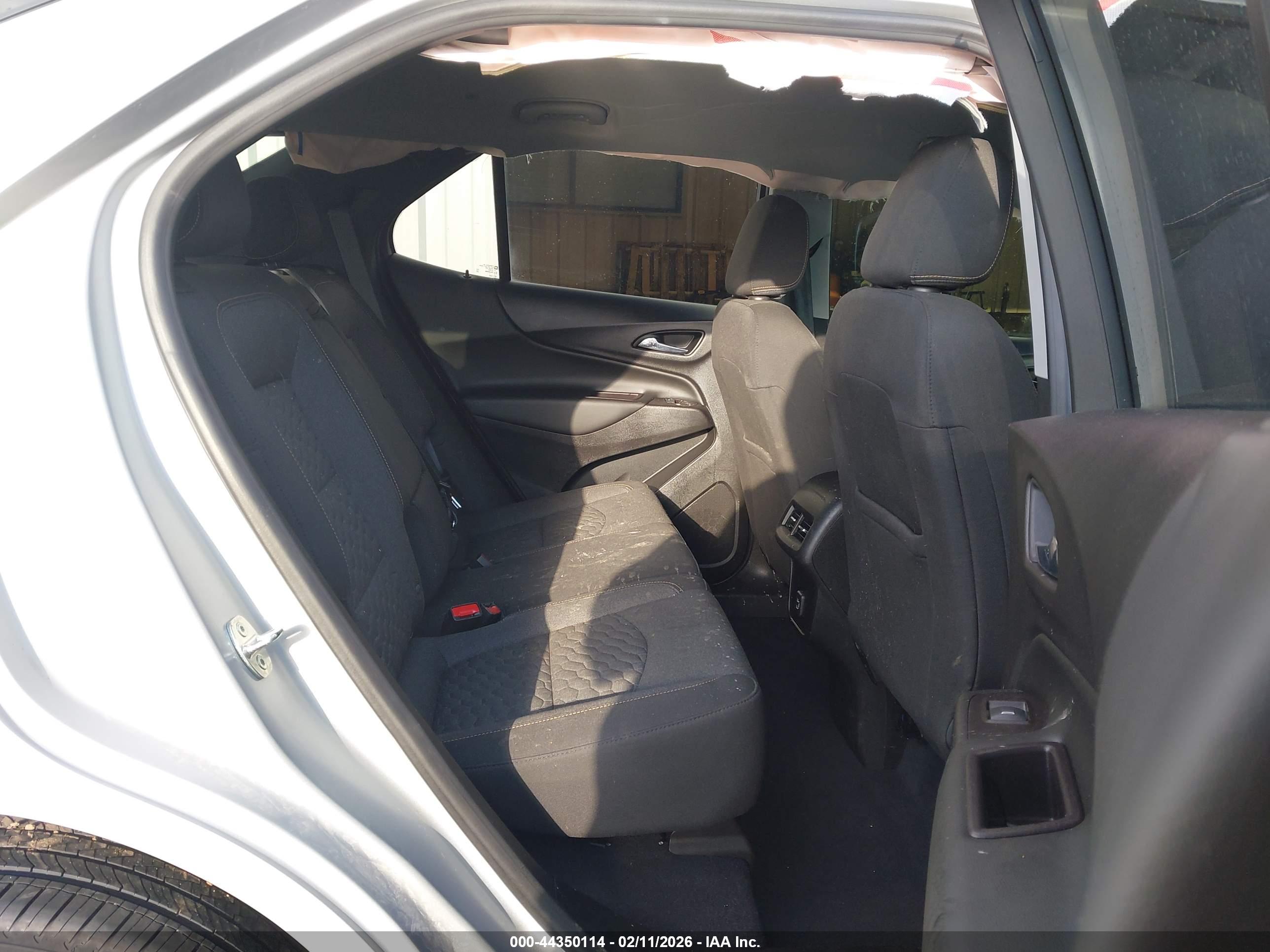 CHEVROLET EQUINOX image 8