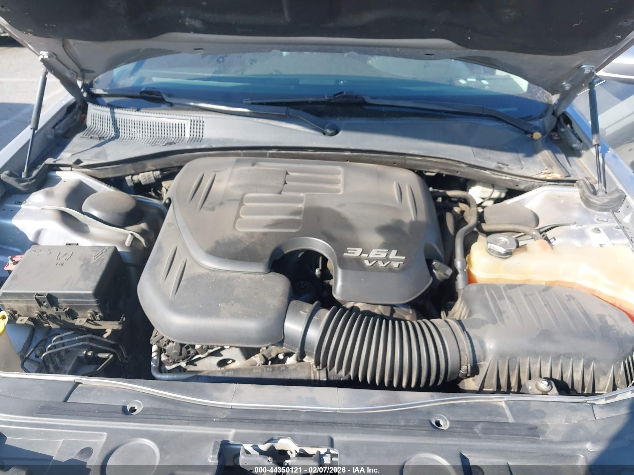 CHRYSLER 300 image 10