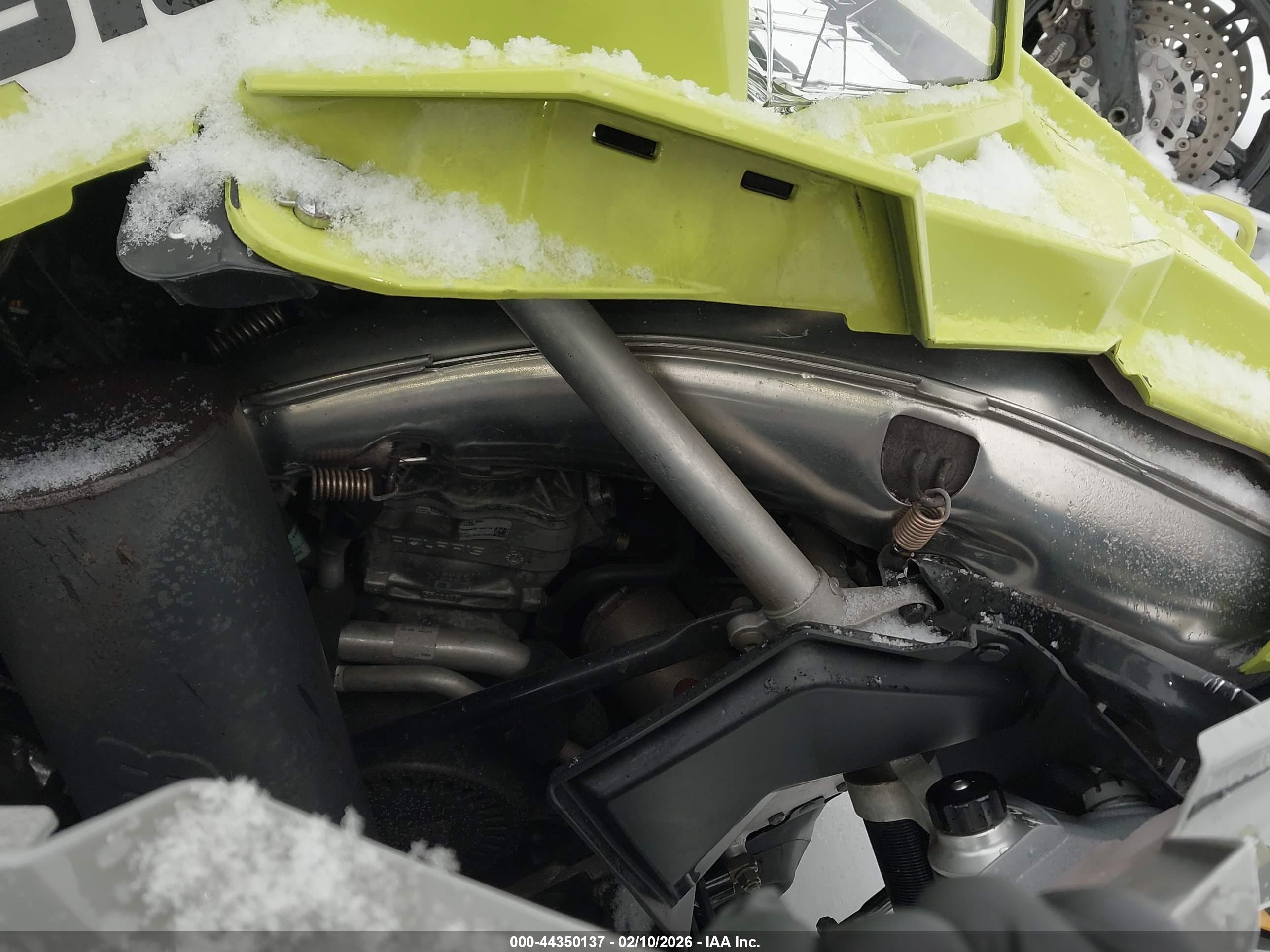 POLARIS SNOWMOBILE image 10