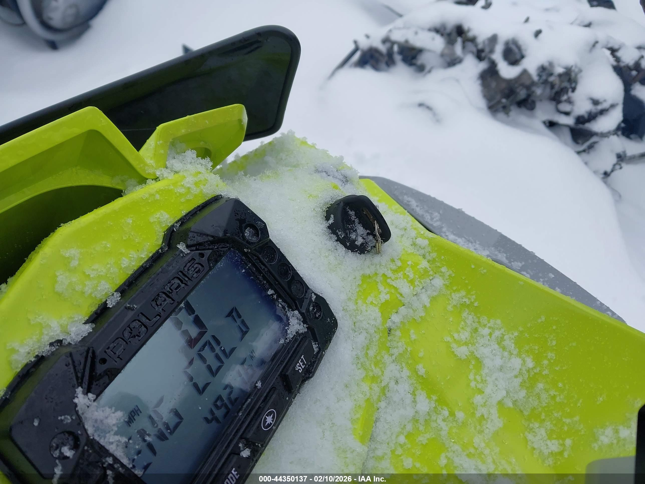 POLARIS SNOWMOBILE image 11