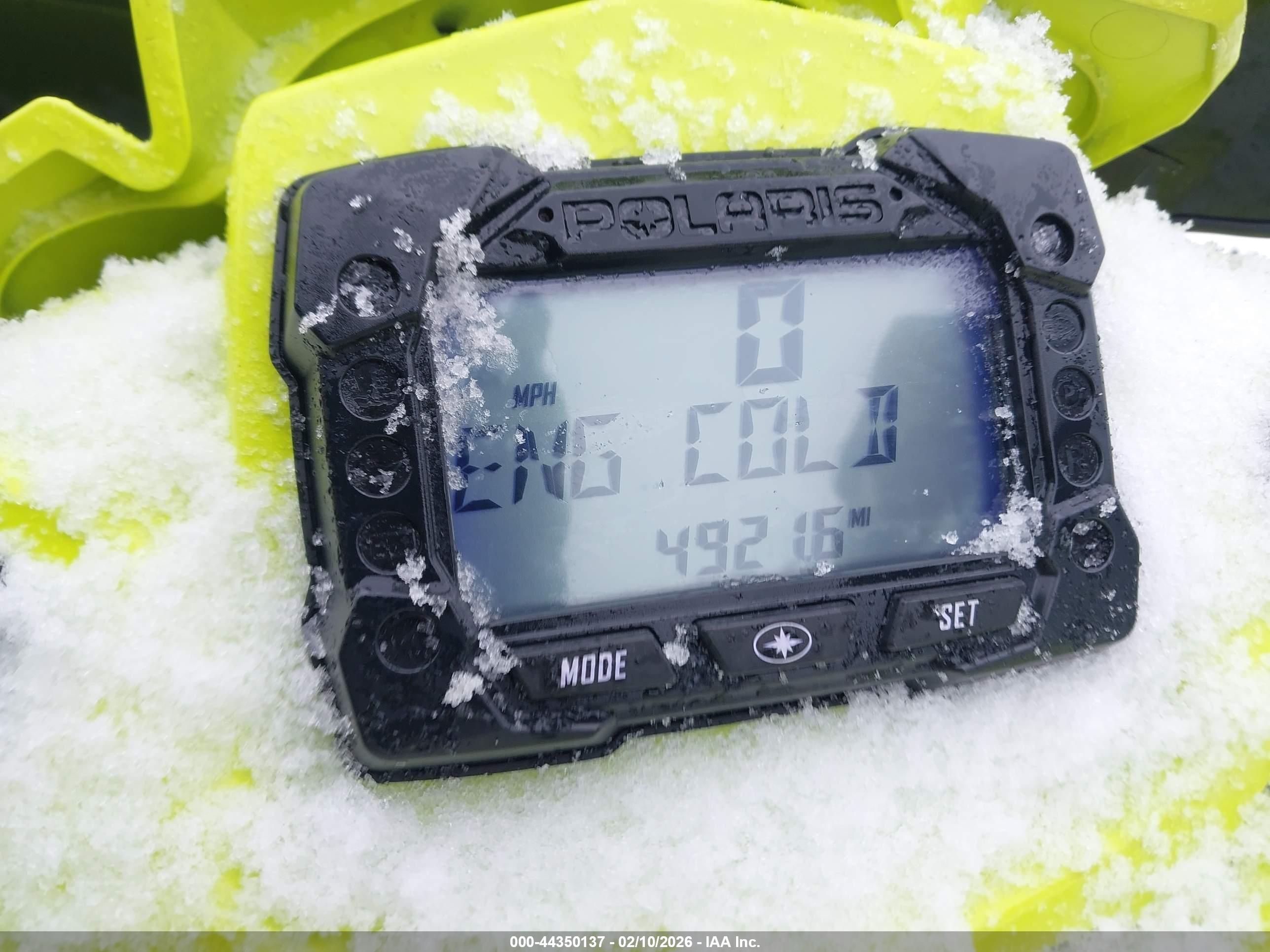 POLARIS SNOWMOBILE image 7