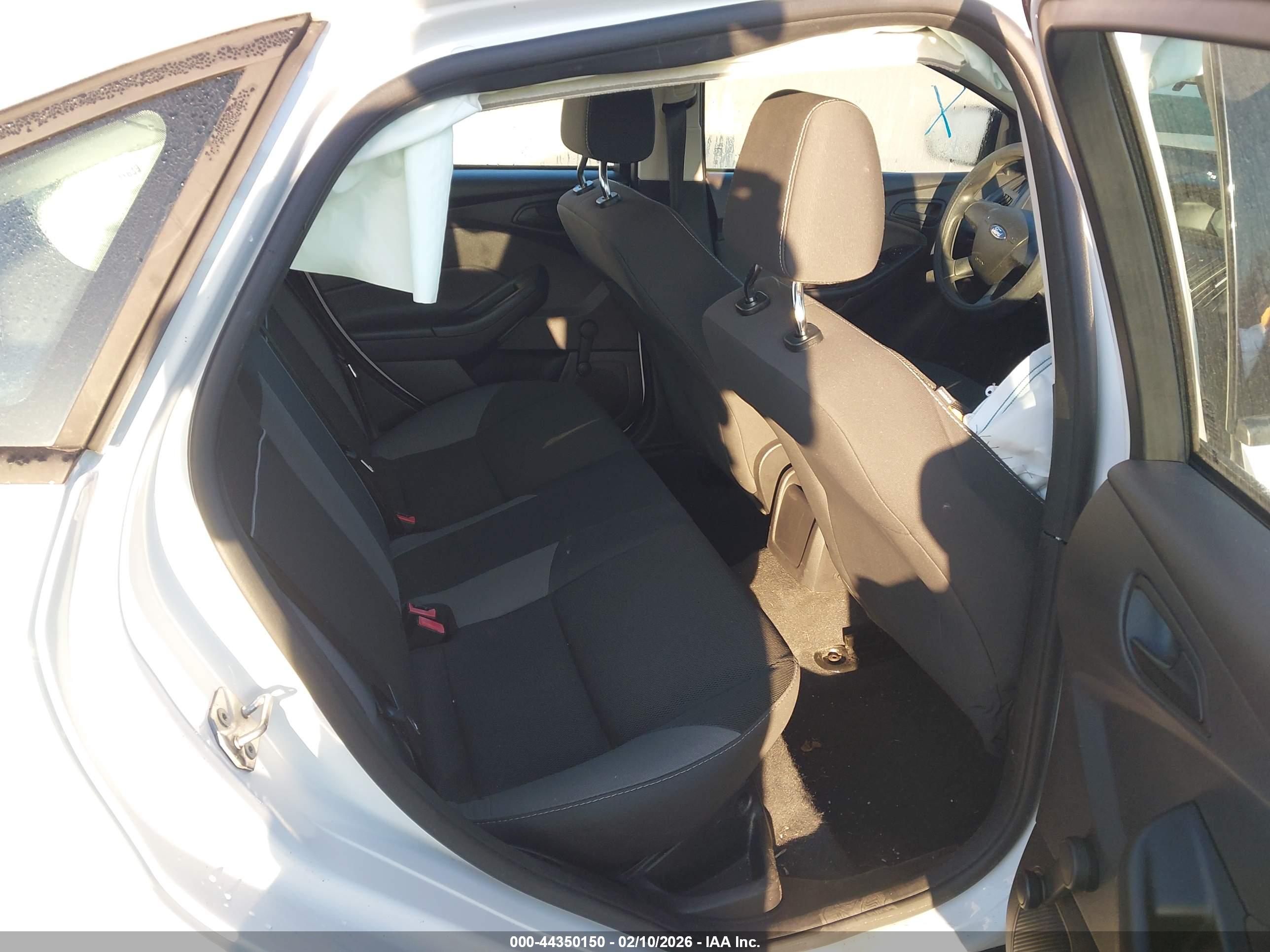 FORD FOCUS image 8
