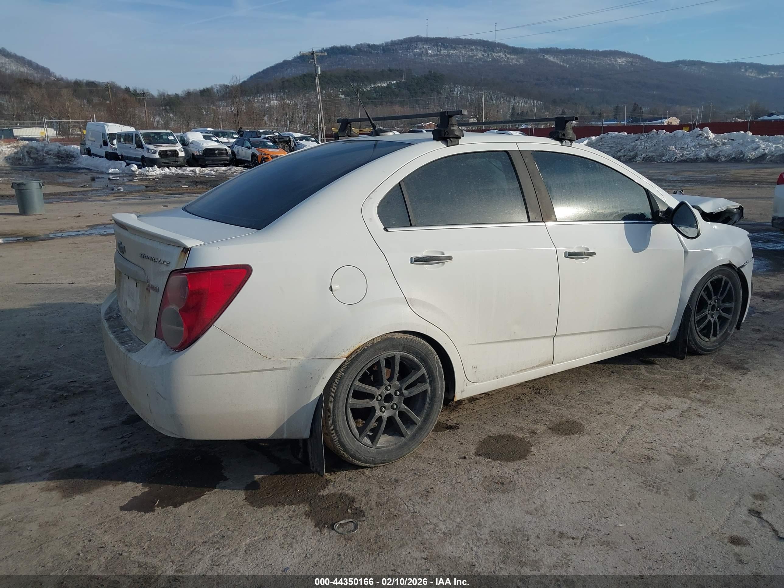 CHEVROLET SONIC image 4
