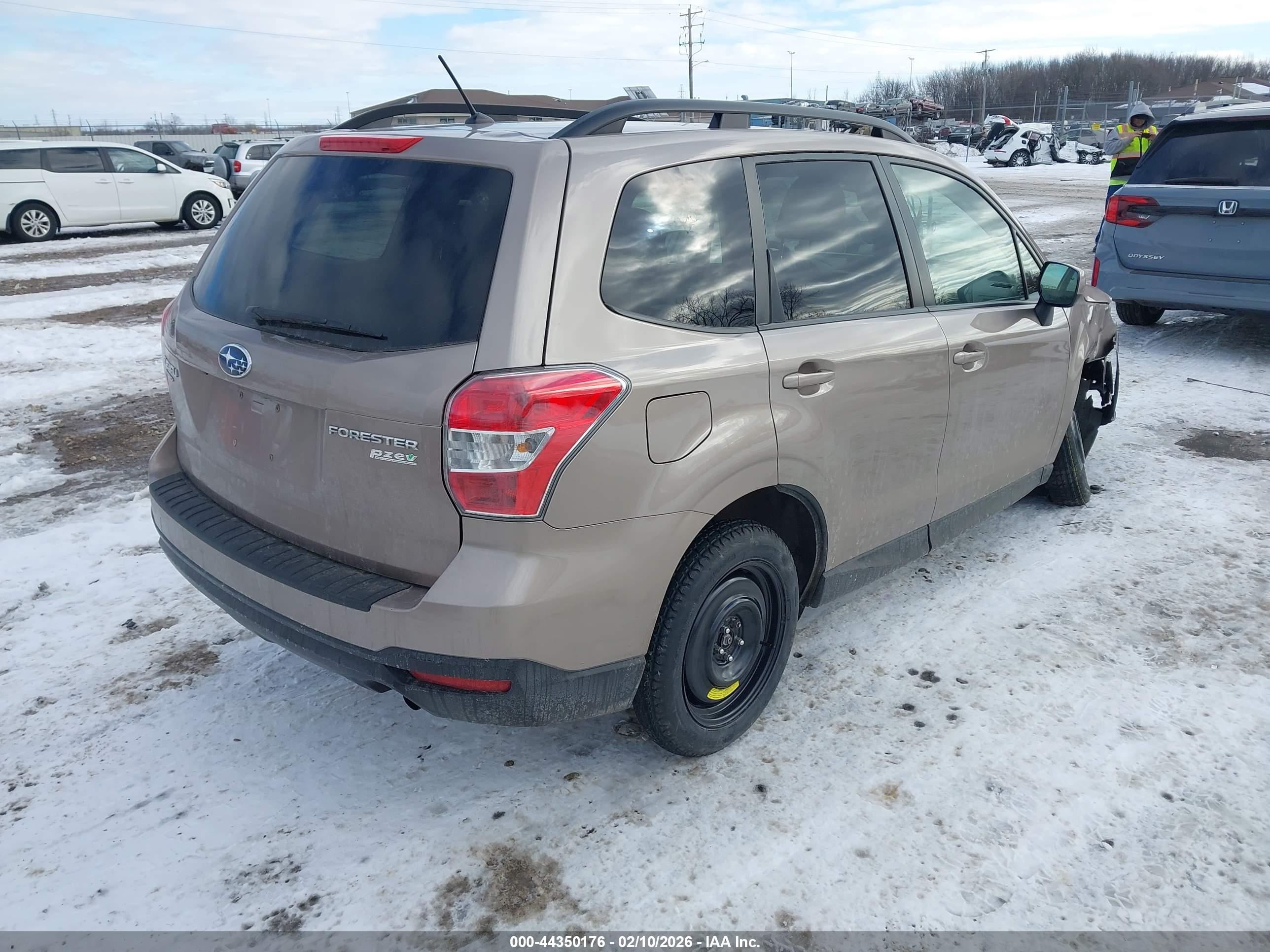 SUBARU FORESTER image 4