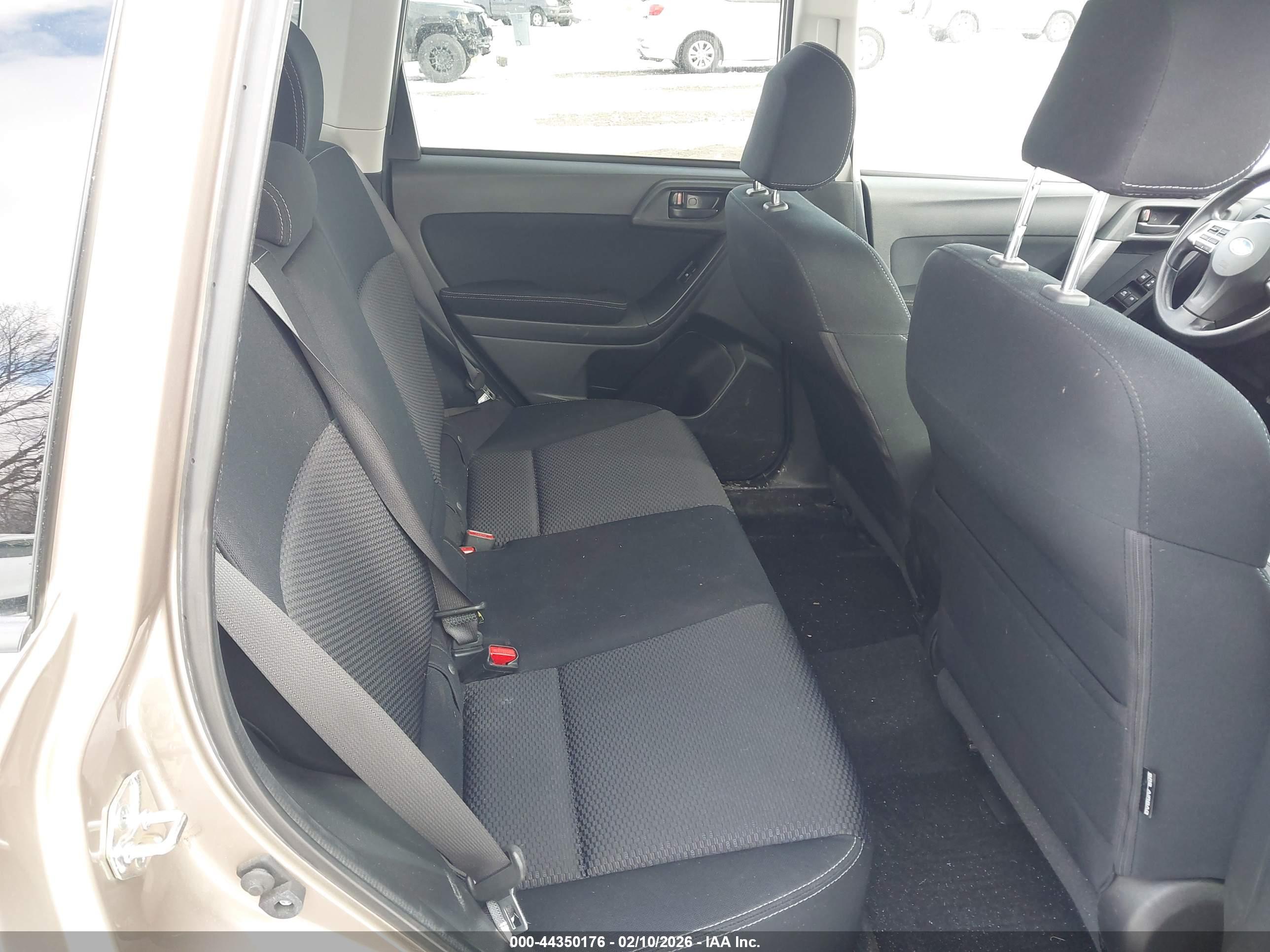 SUBARU FORESTER image 8