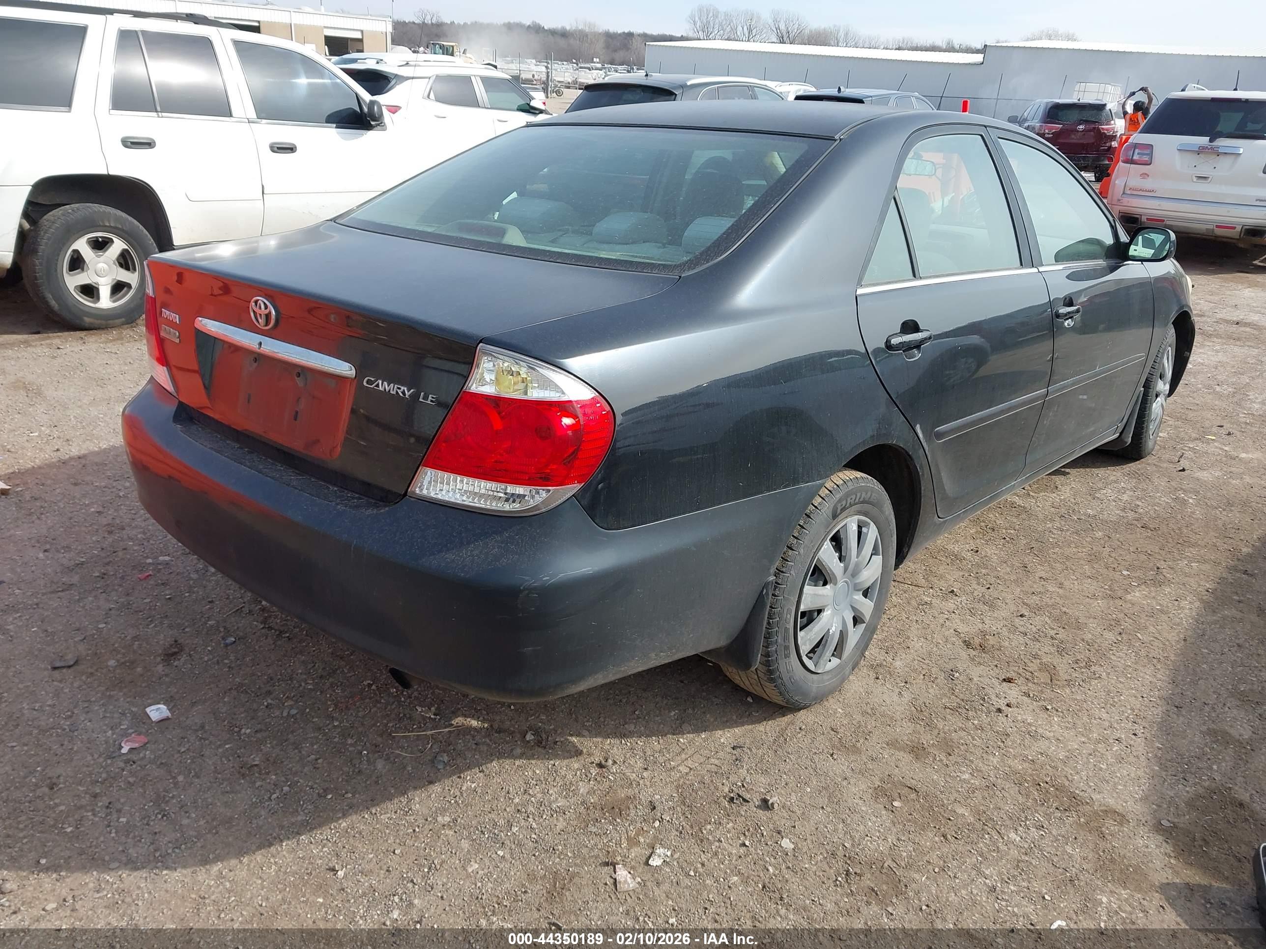 TOYOTA CAMRY image 4
