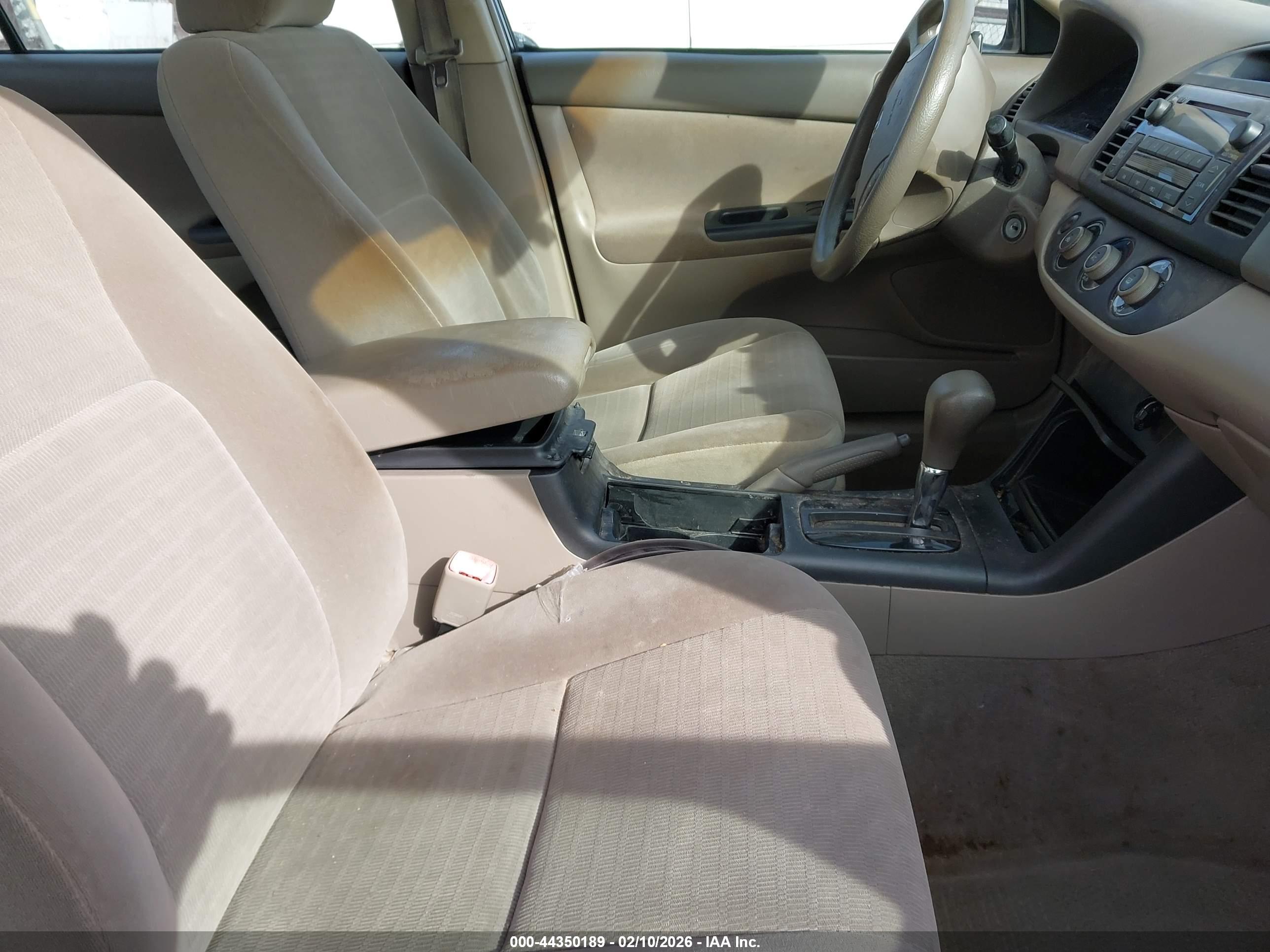 TOYOTA CAMRY image 5