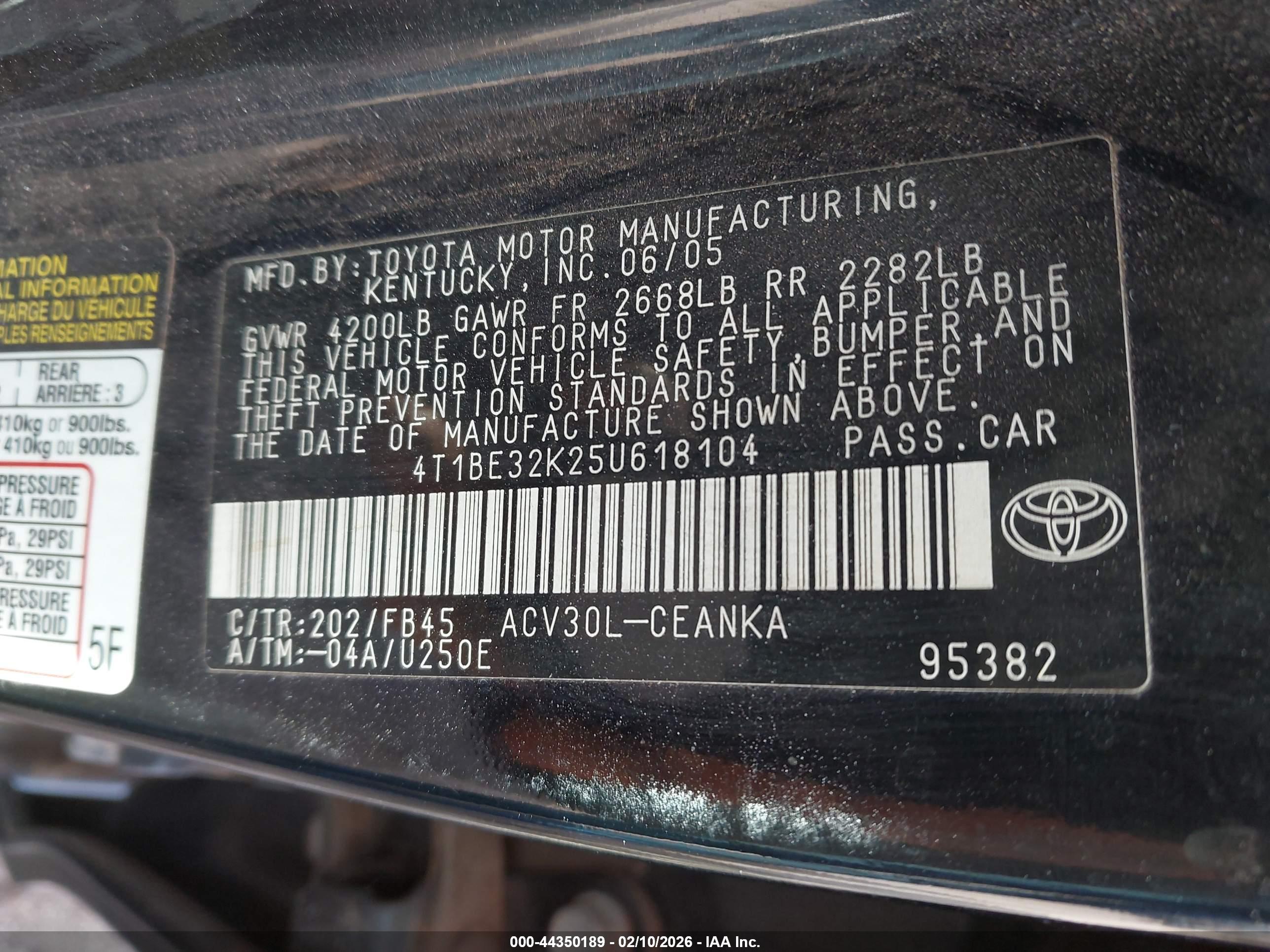 TOYOTA CAMRY image 9