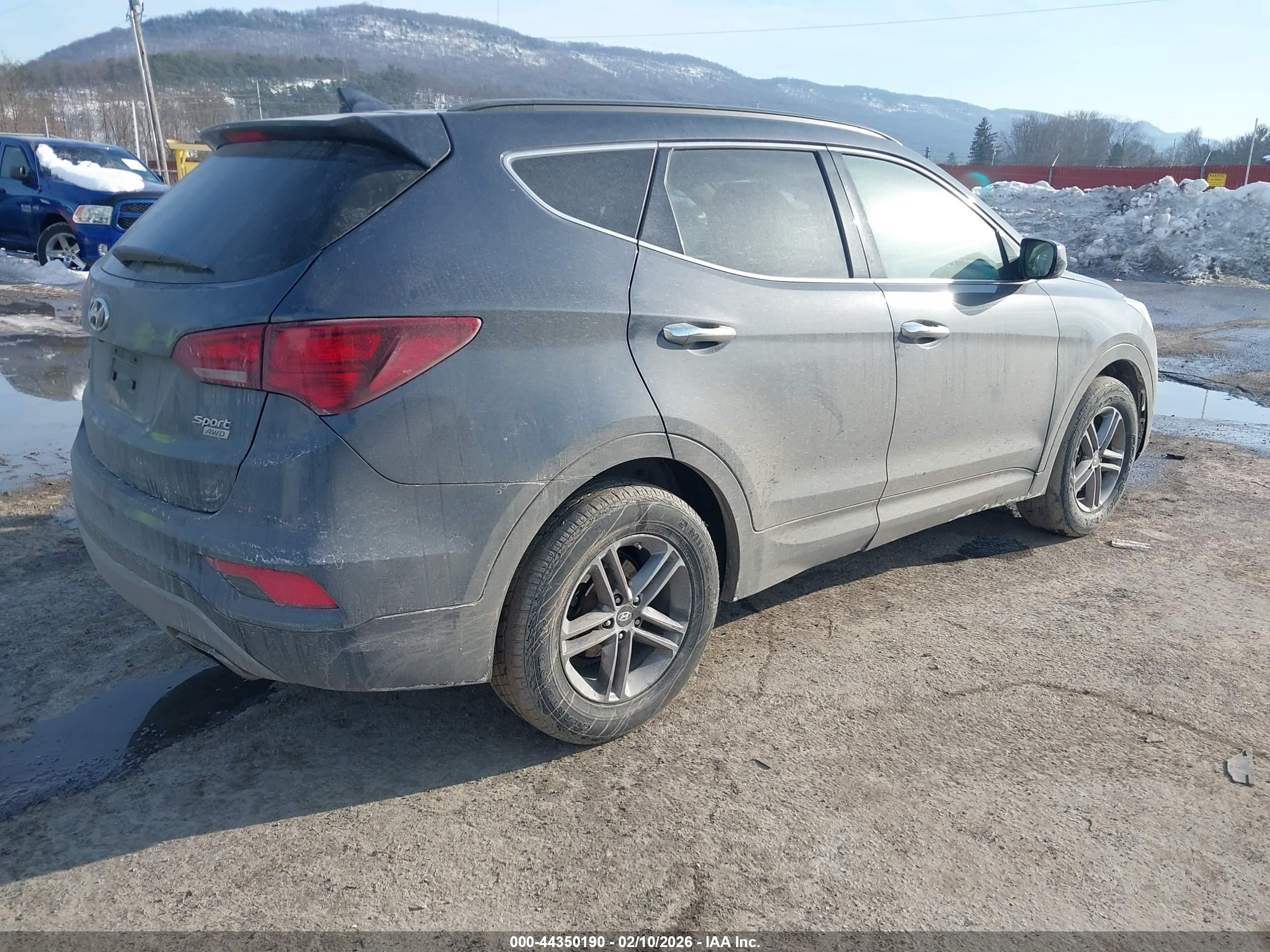 HYUNDAI SANTA image 4