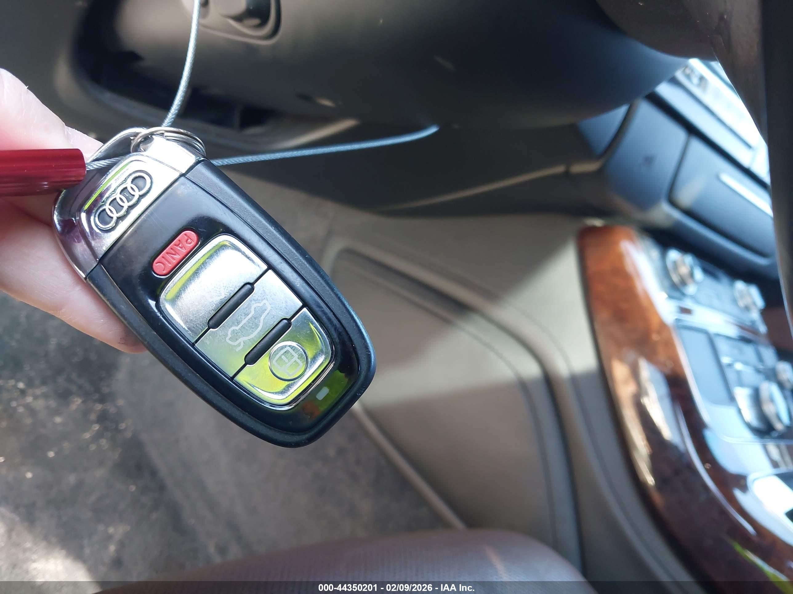 AUDI A8 image 11