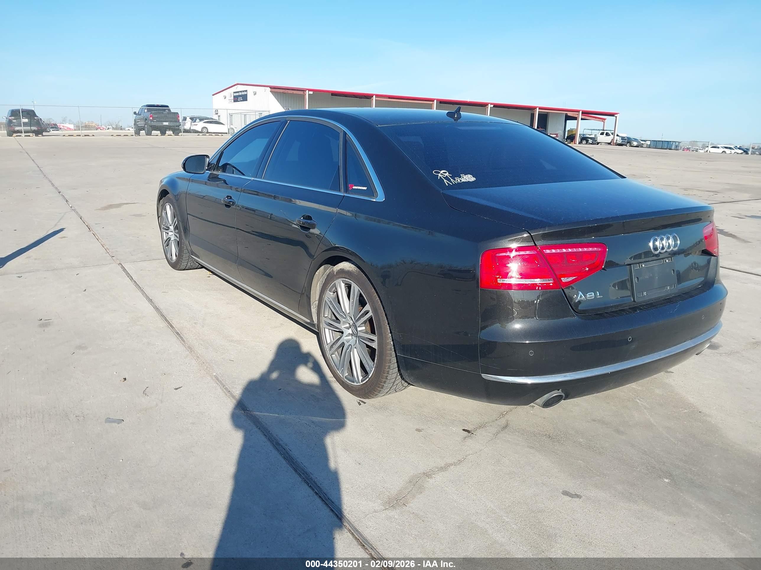 AUDI A8 image 3