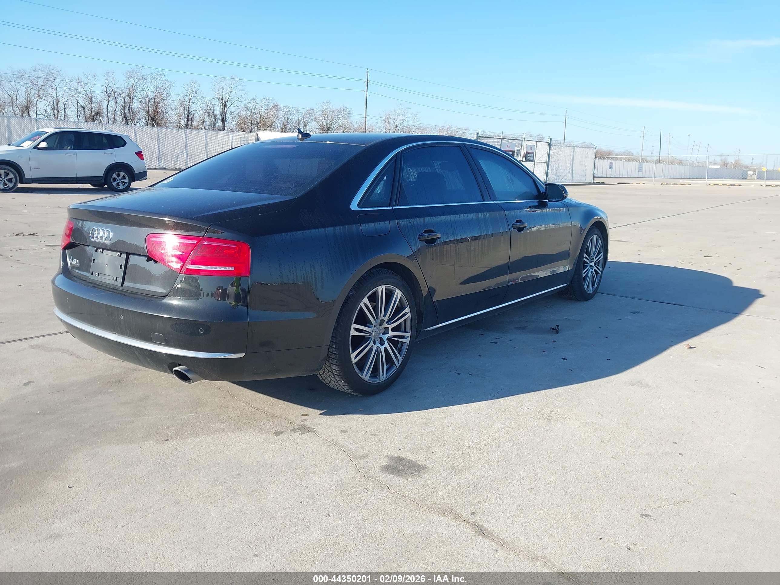 AUDI A8 image 4