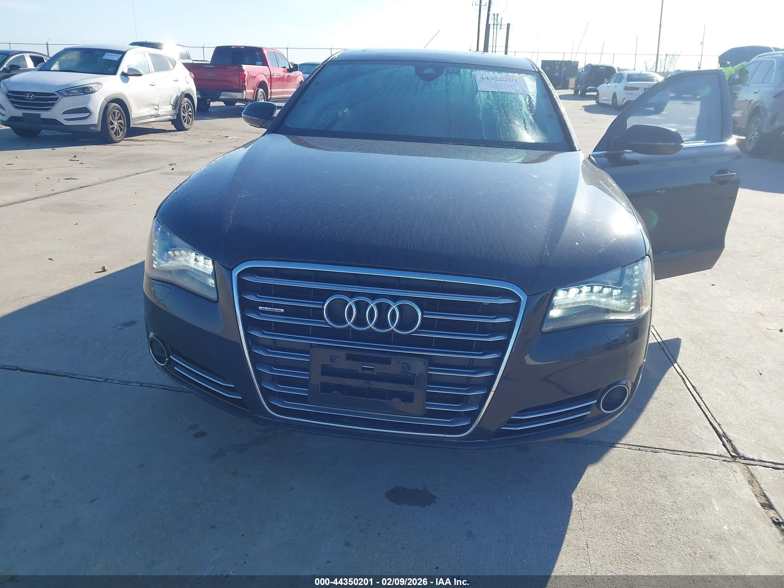 AUDI A8 image 6