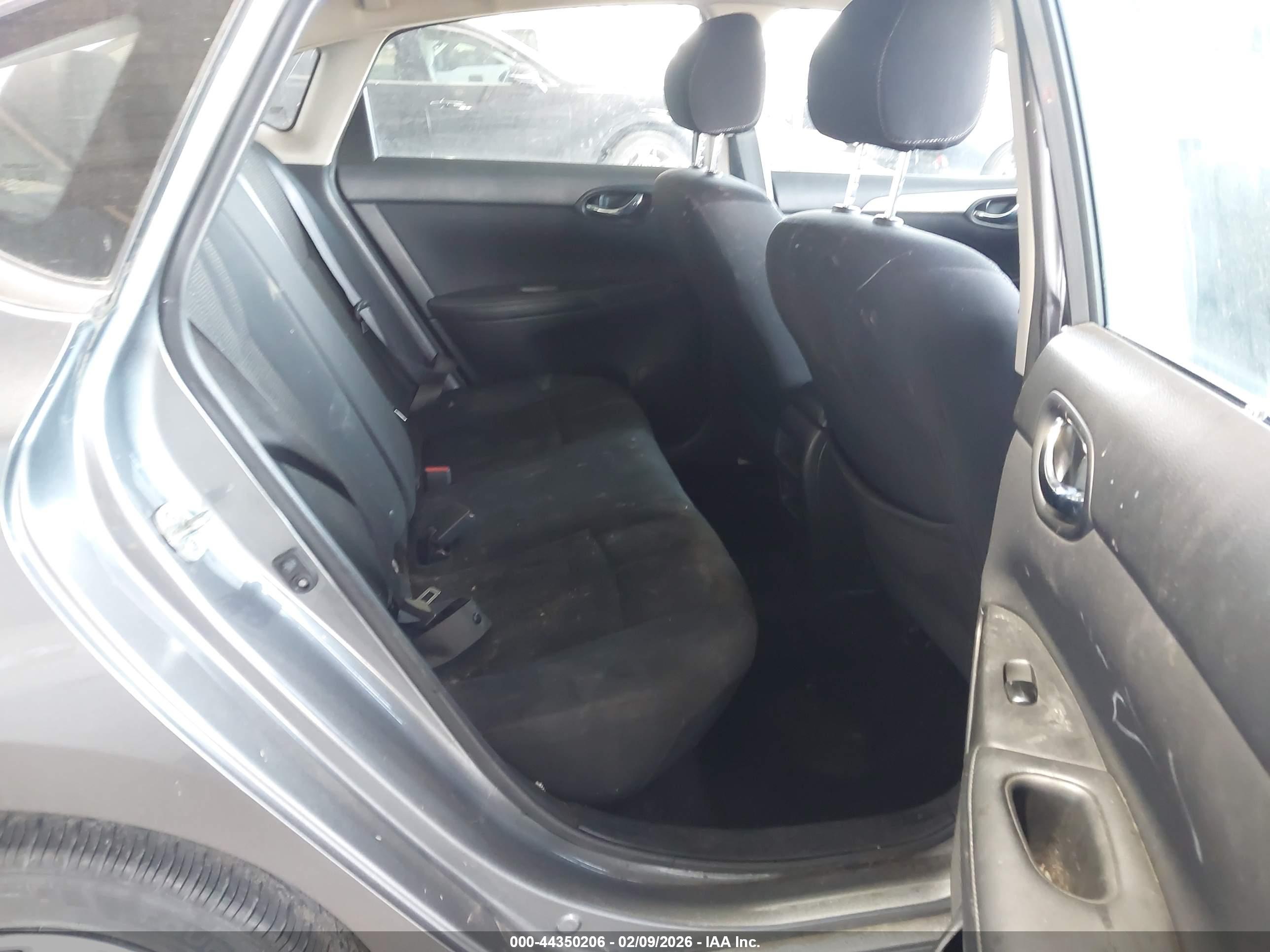 NISSAN SENTRA image 8