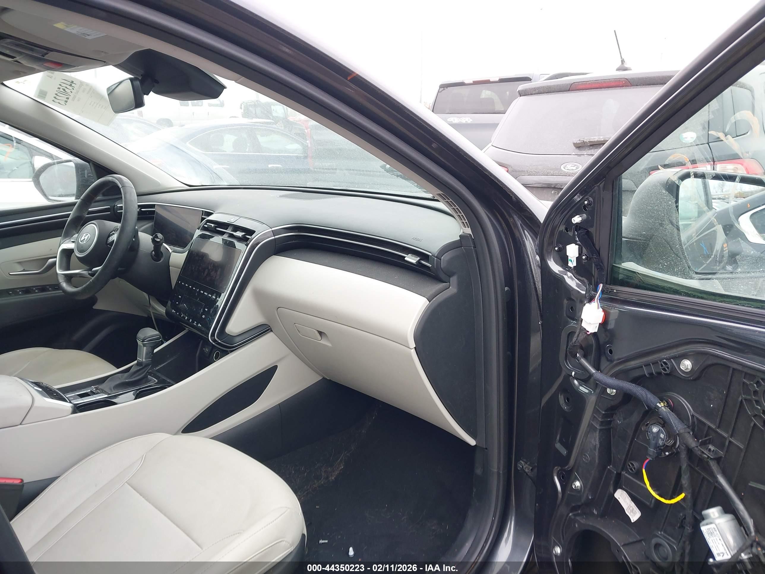 HYUNDAI TUCSON image 5