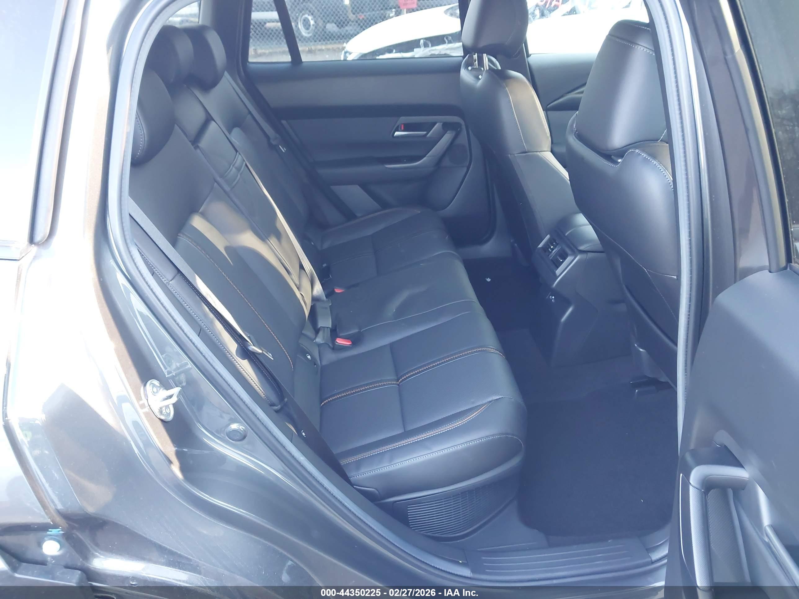 MAZDA CX-50 image 8