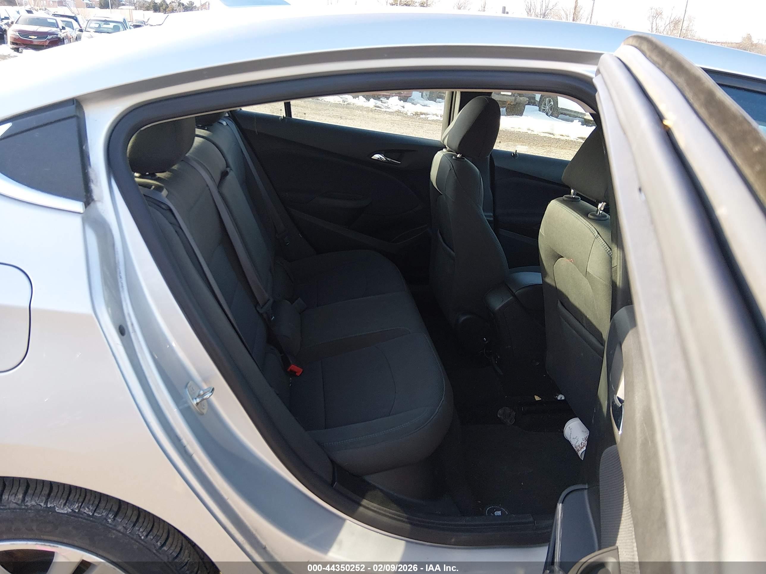 CHEVROLET CRUZE image 8