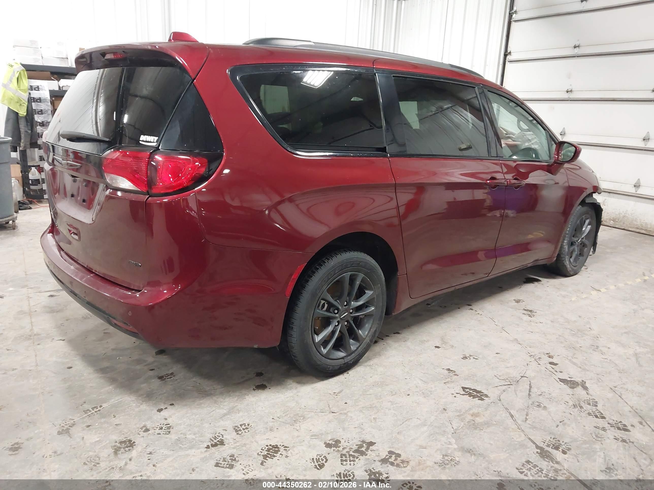 CHRYSLER PACIFICA image 4