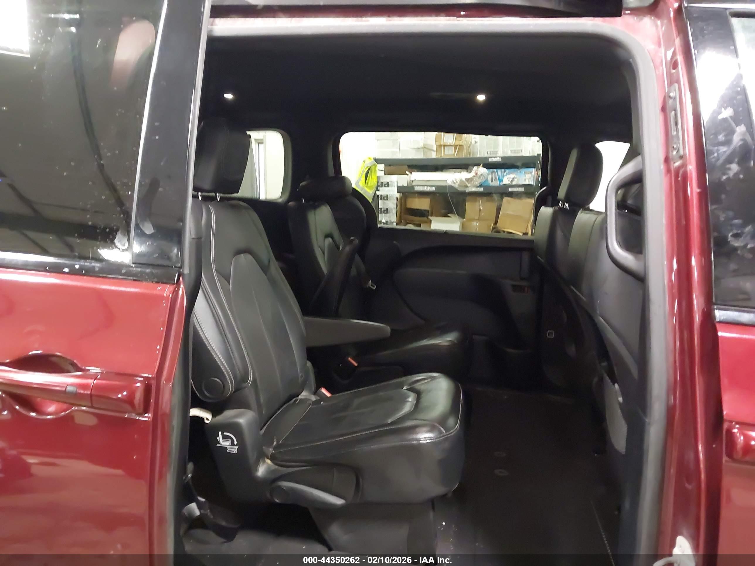 CHRYSLER PACIFICA image 8