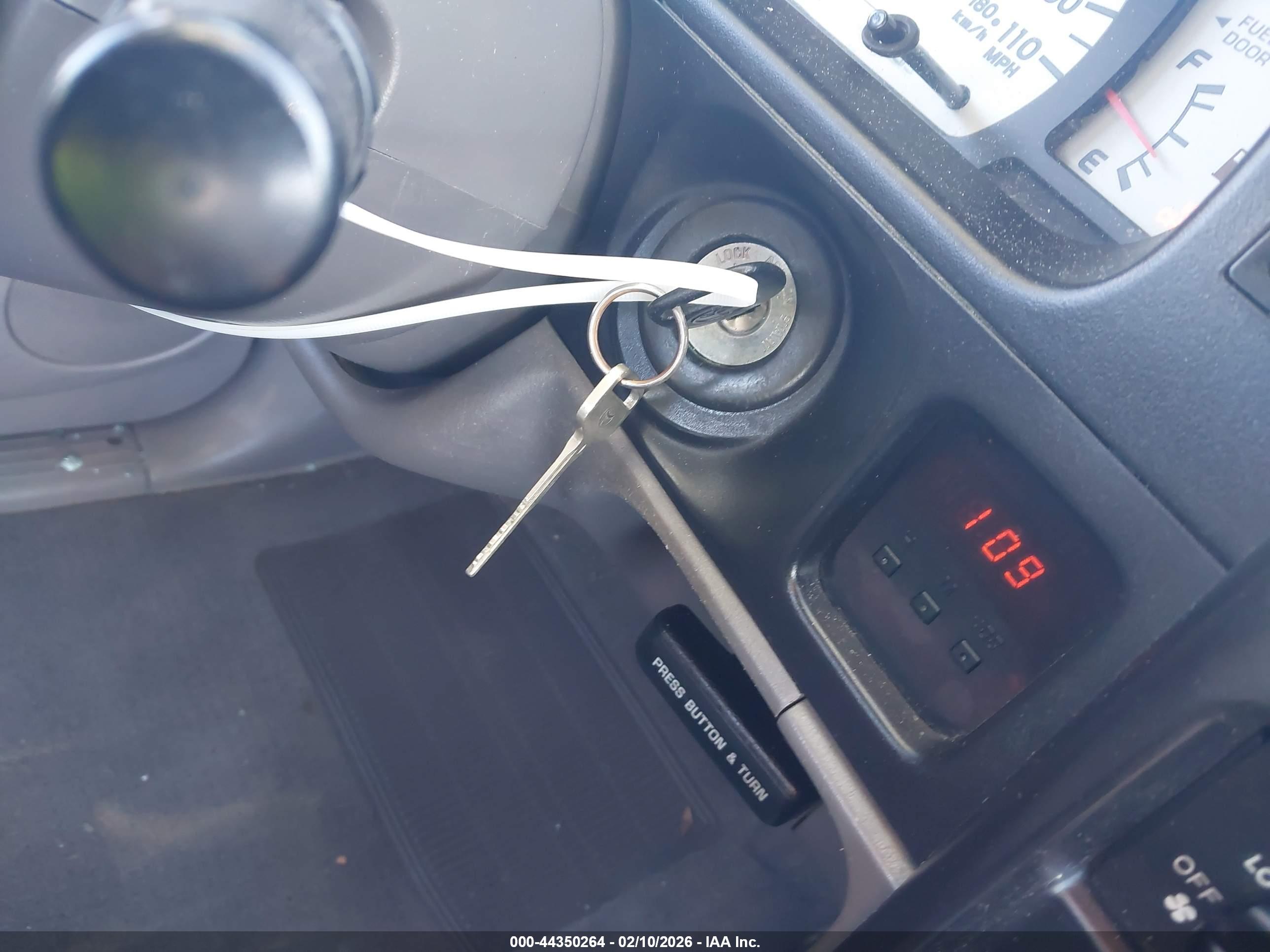 TOYOTA TACOMA image 11