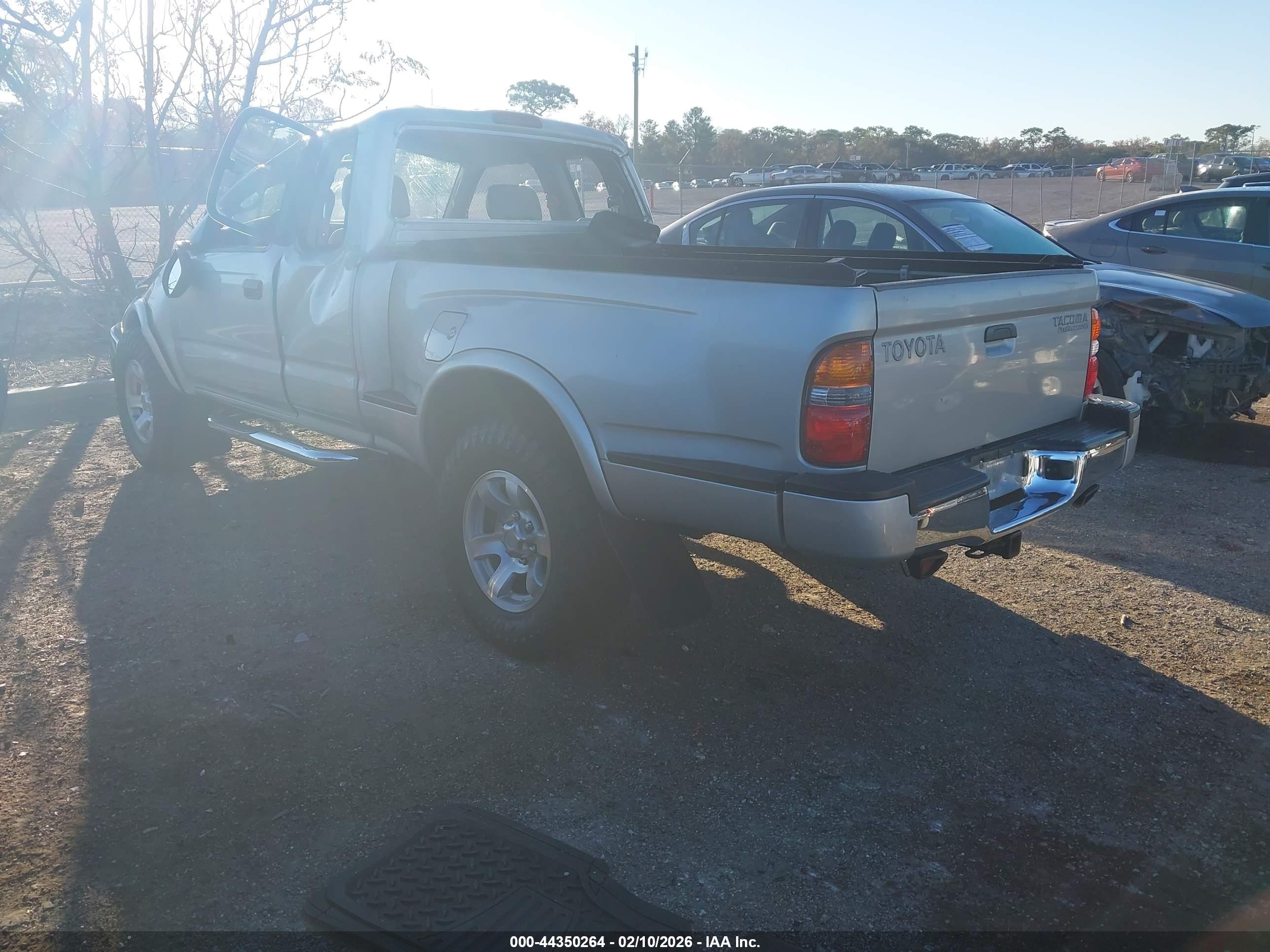 TOYOTA TACOMA image 3